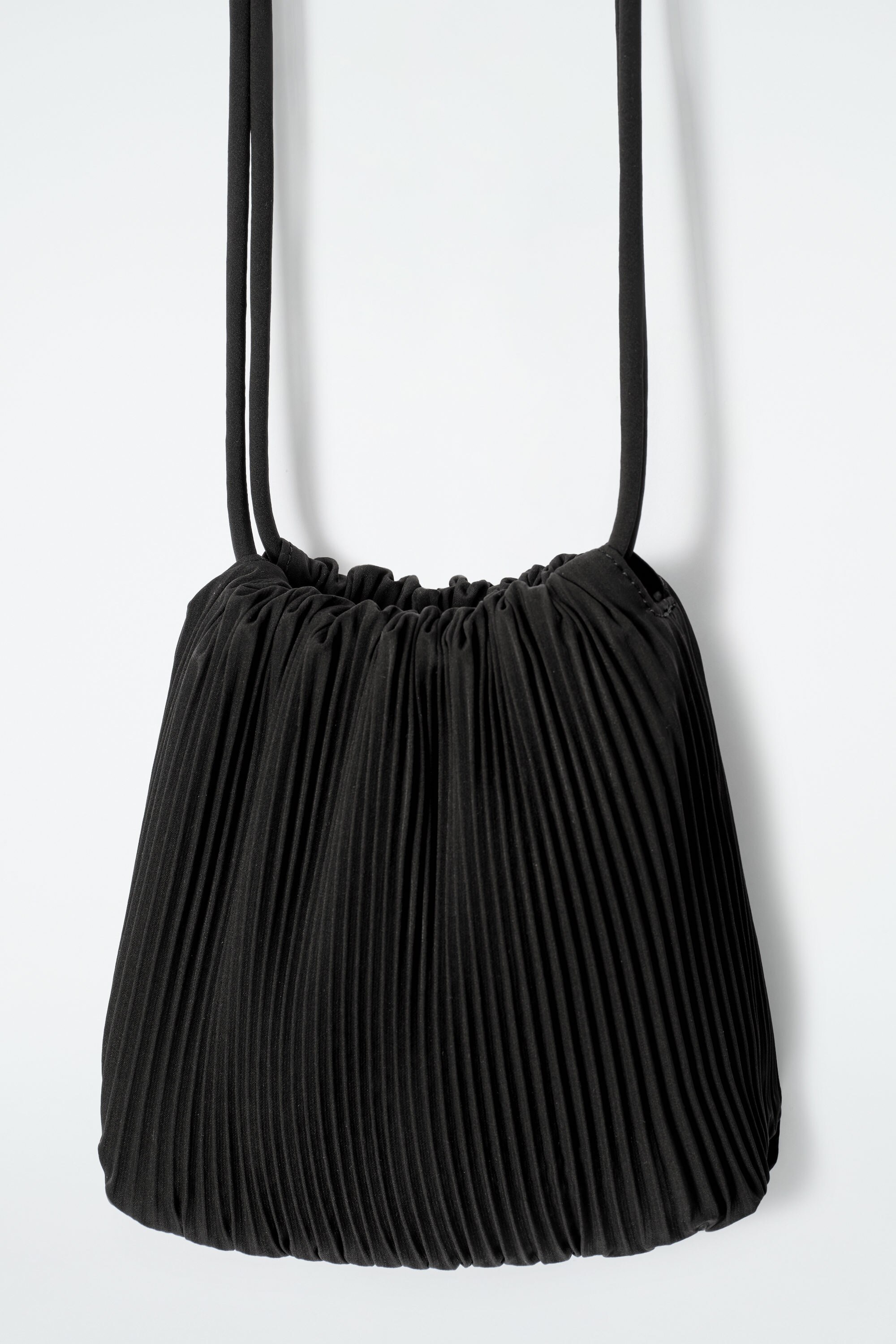 SCALLOP CROSSBODY - BLACK | COS