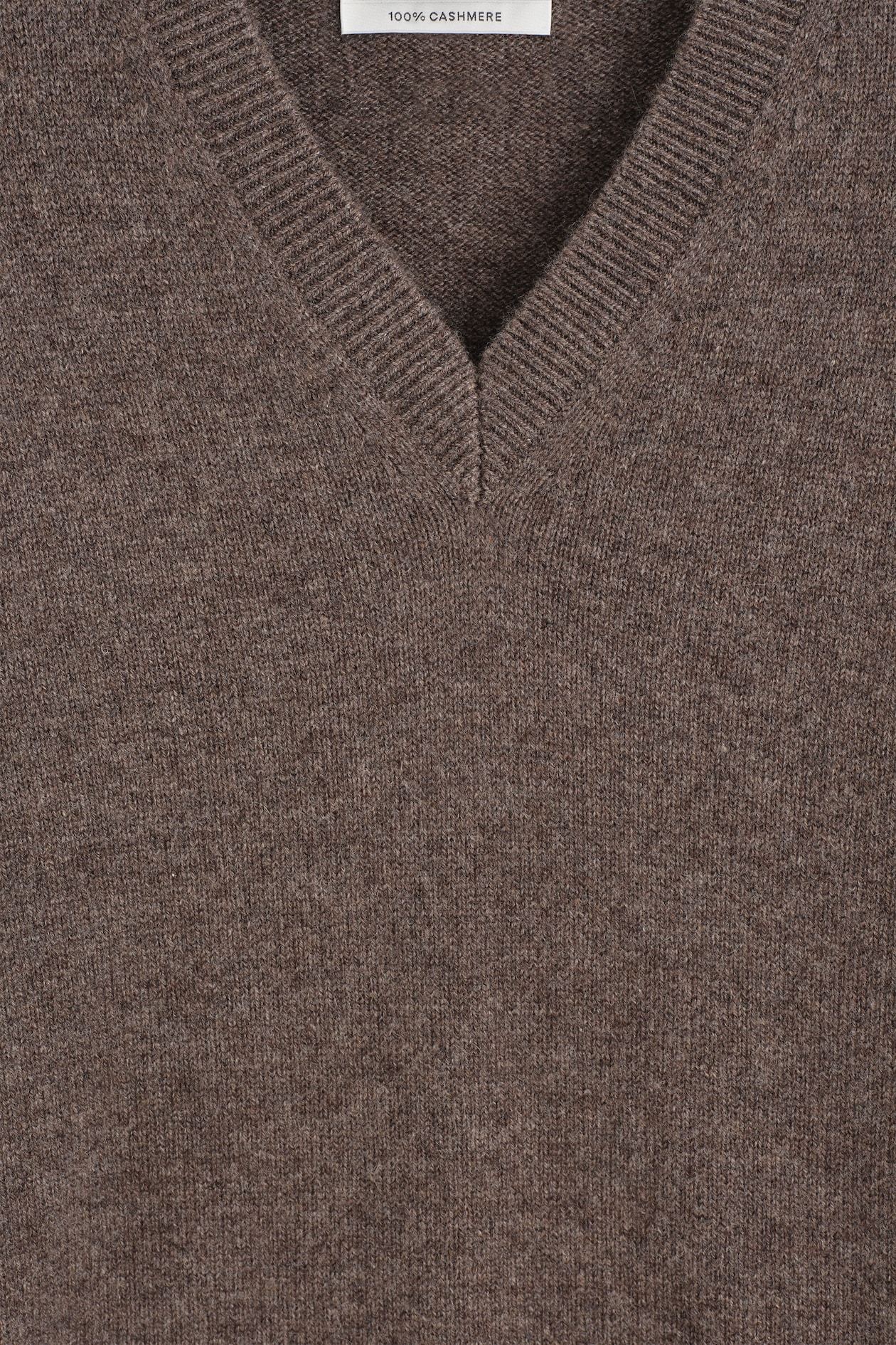 SCULPTED PURE CASHMERE V-NECK SWEATER — BROWN MÉLANGE
