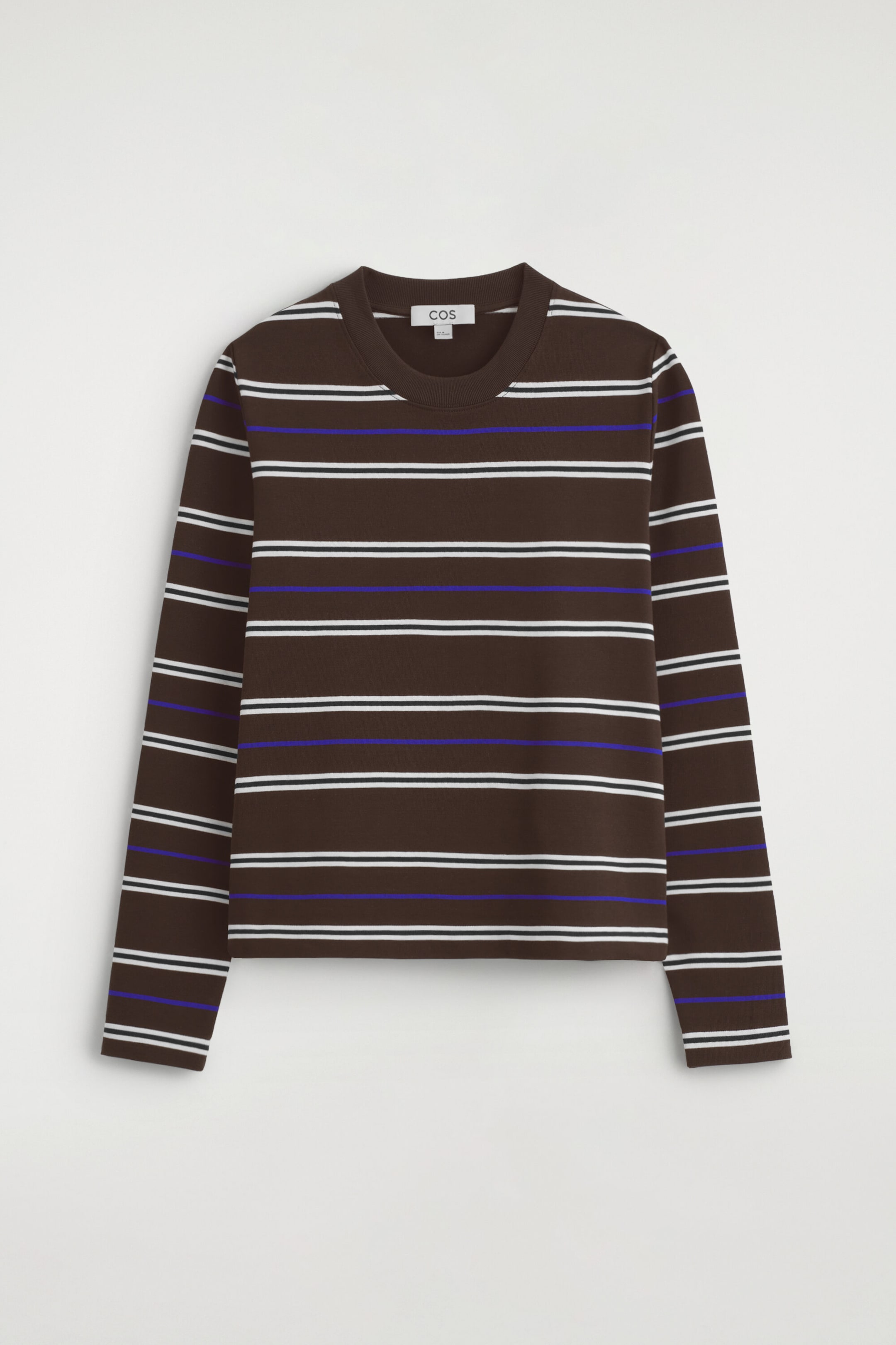 T-SHIRT A MANICHE LUNGHE DALLE LINEE PULITE