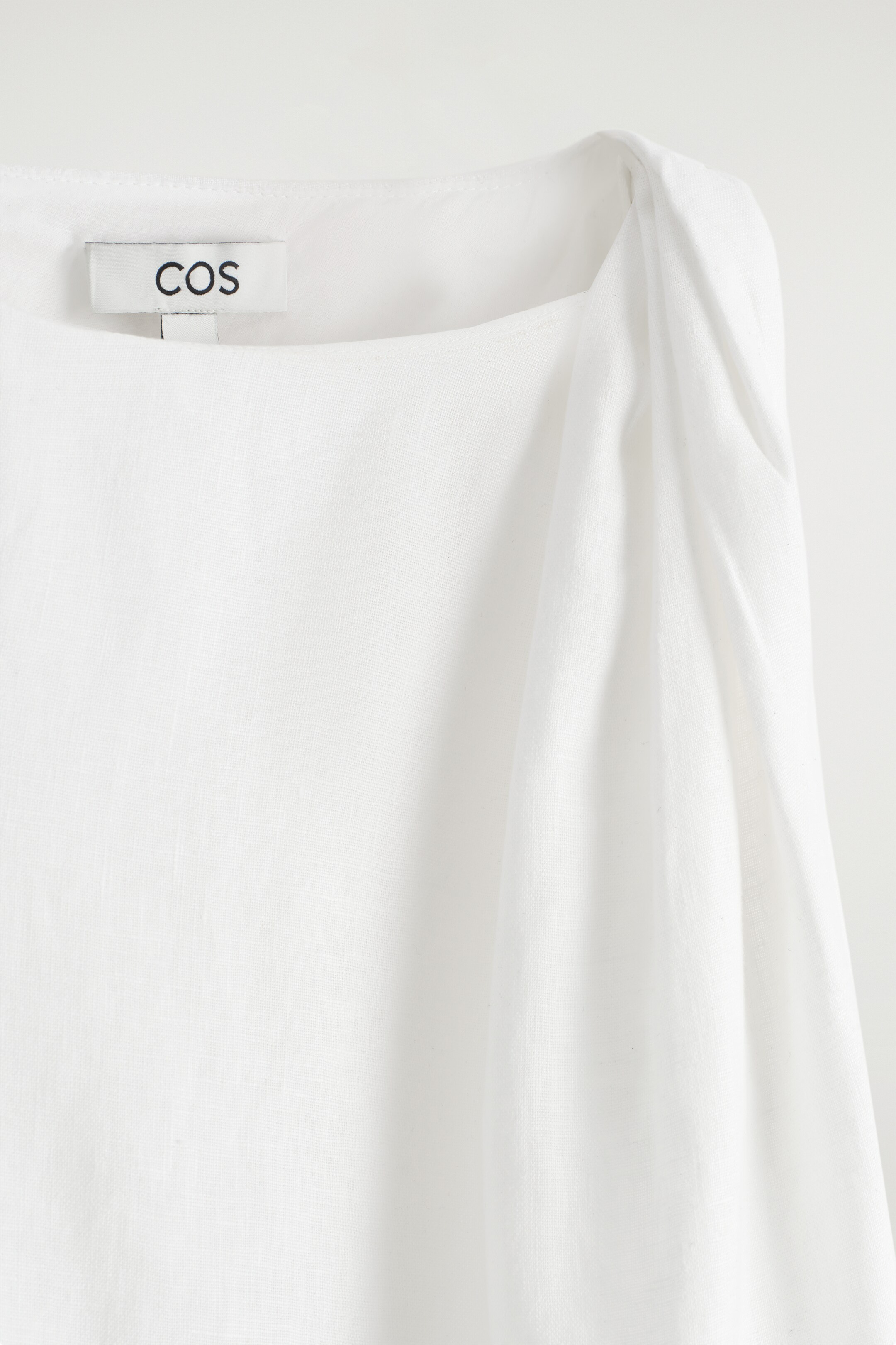 View larger image: TWISTED-DETAIL LINEN TOP - WHITE - Ladies | H&M GB 6