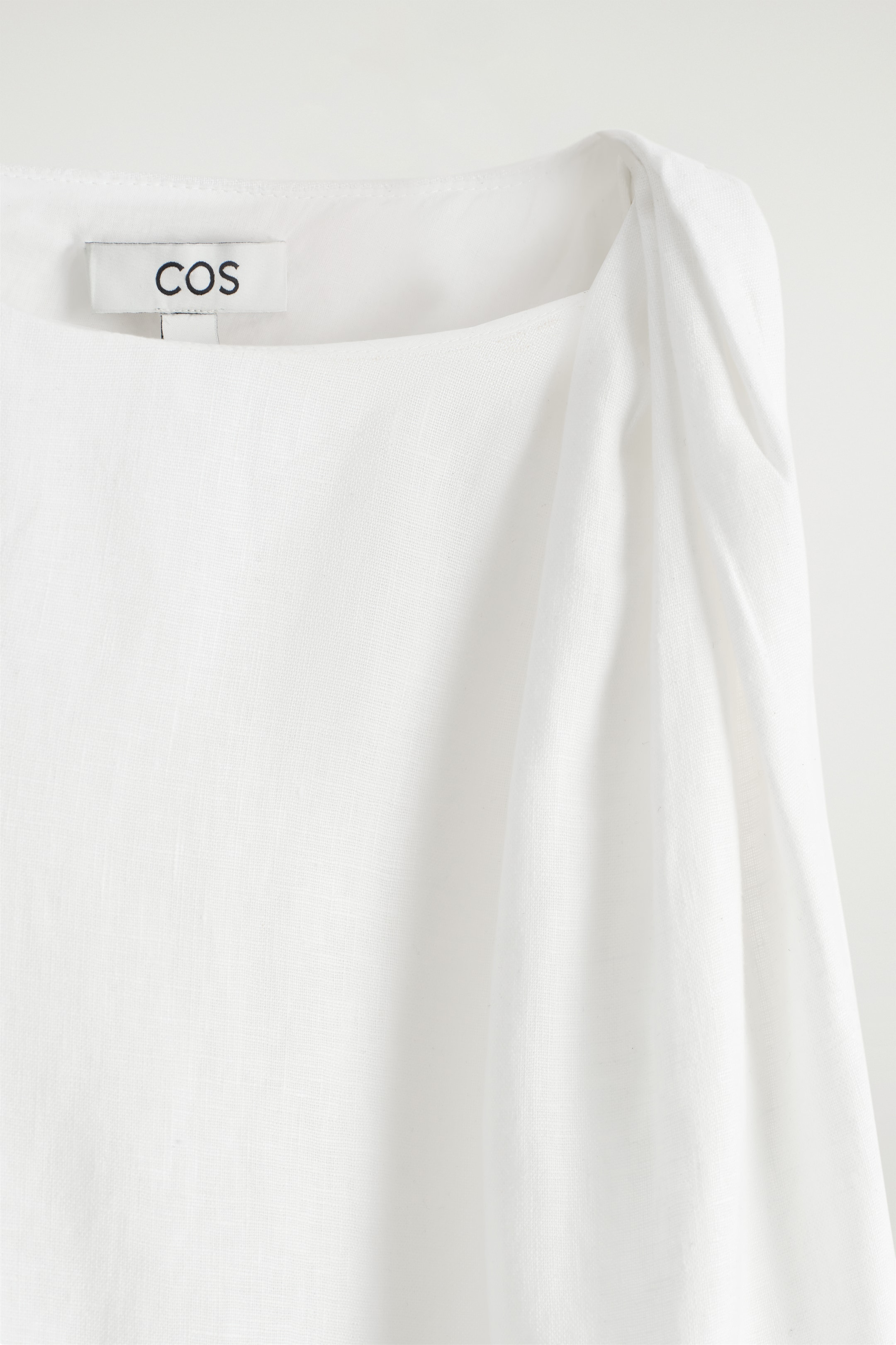 Преглед на по-голямо изображение: TWISTED-DETAIL LINEN TOP - БЯЛО - ЖЕНИ | H&M BG 6