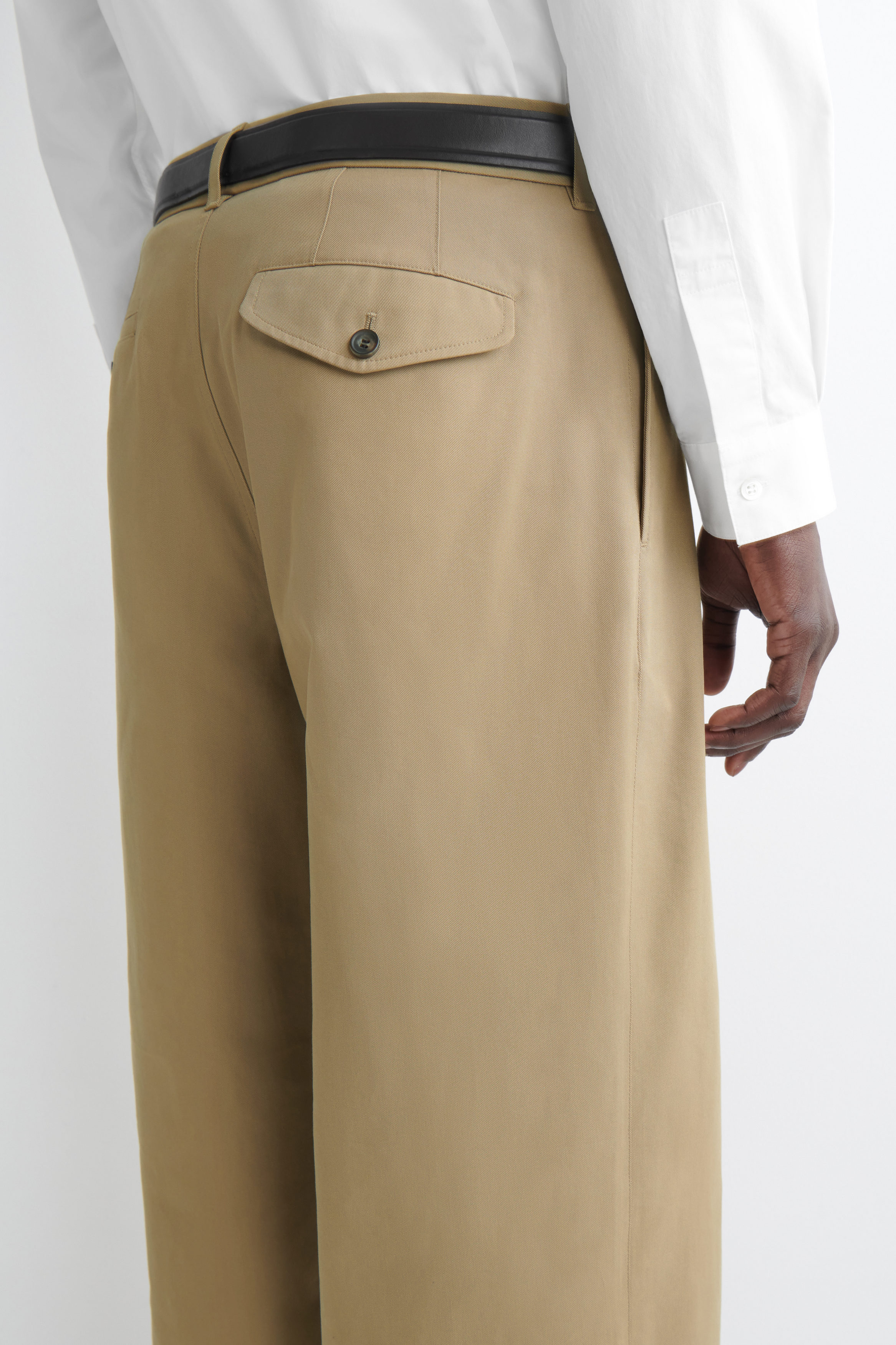 COTTON WIDE-LEG CHINOS - BEIGE | COS