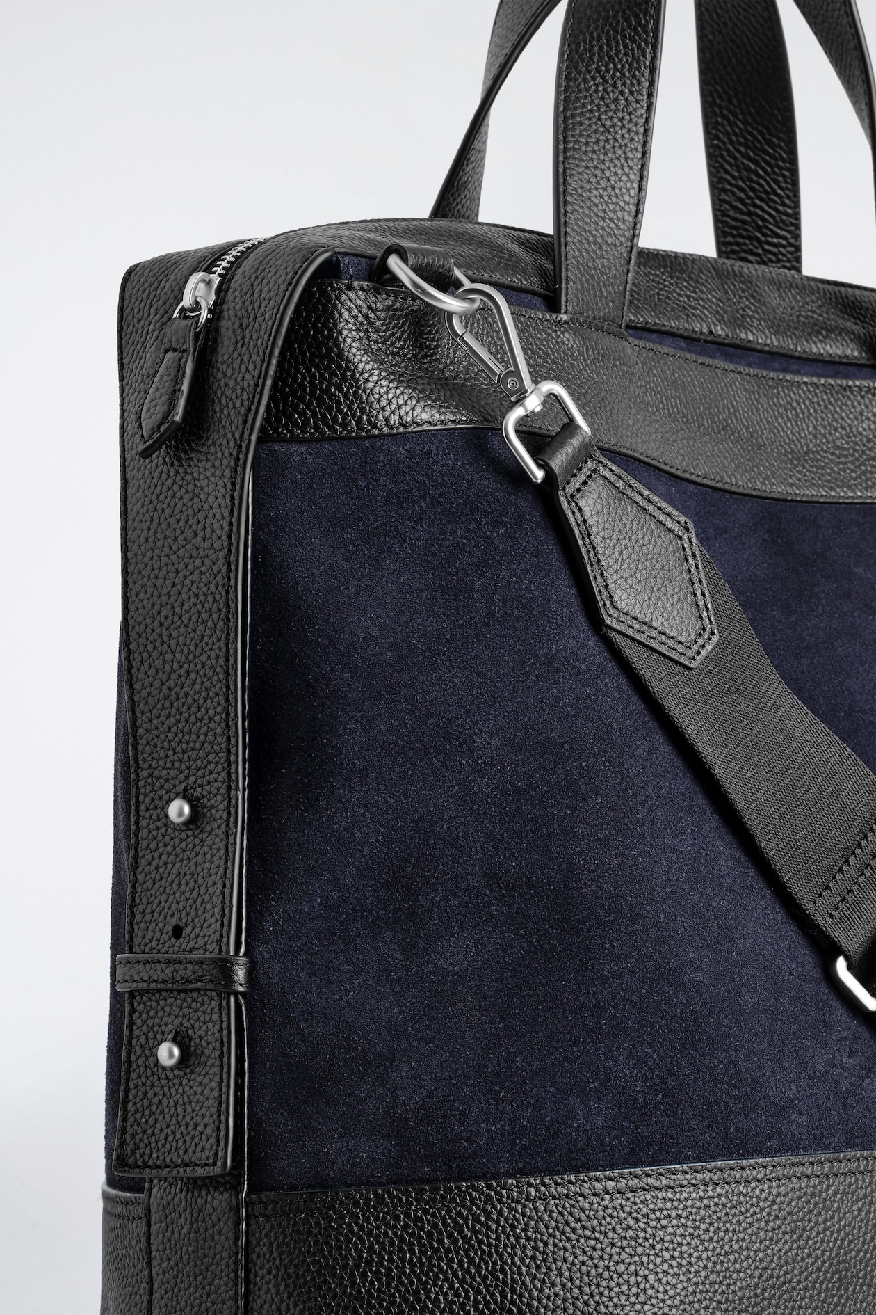CITY MESSENGER BAG - LEATHER — NAVY