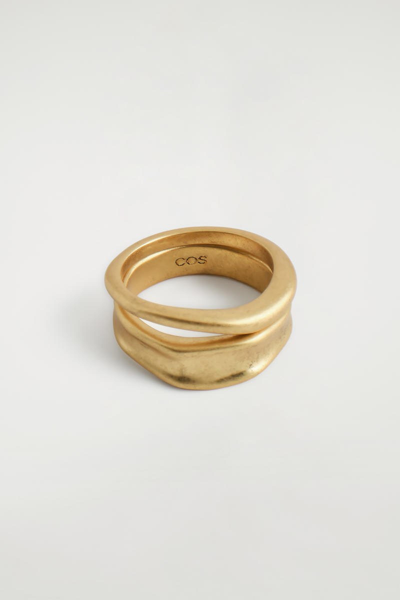 Cos 2-pack Hammered Rings In Gold