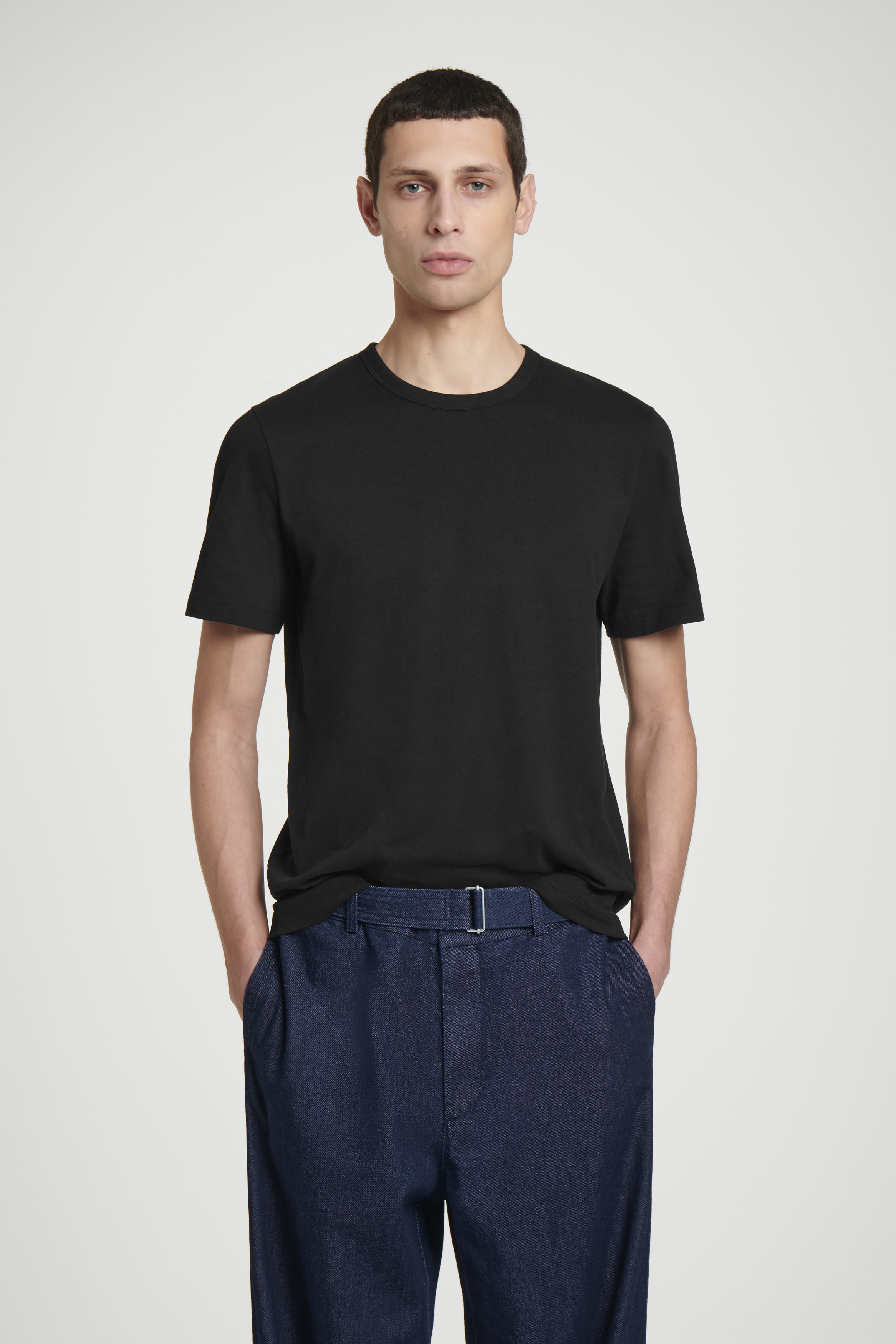 150g2個と180g1個 REGULAR BRUSHED-COTTON SHIRT - BLACK | COS