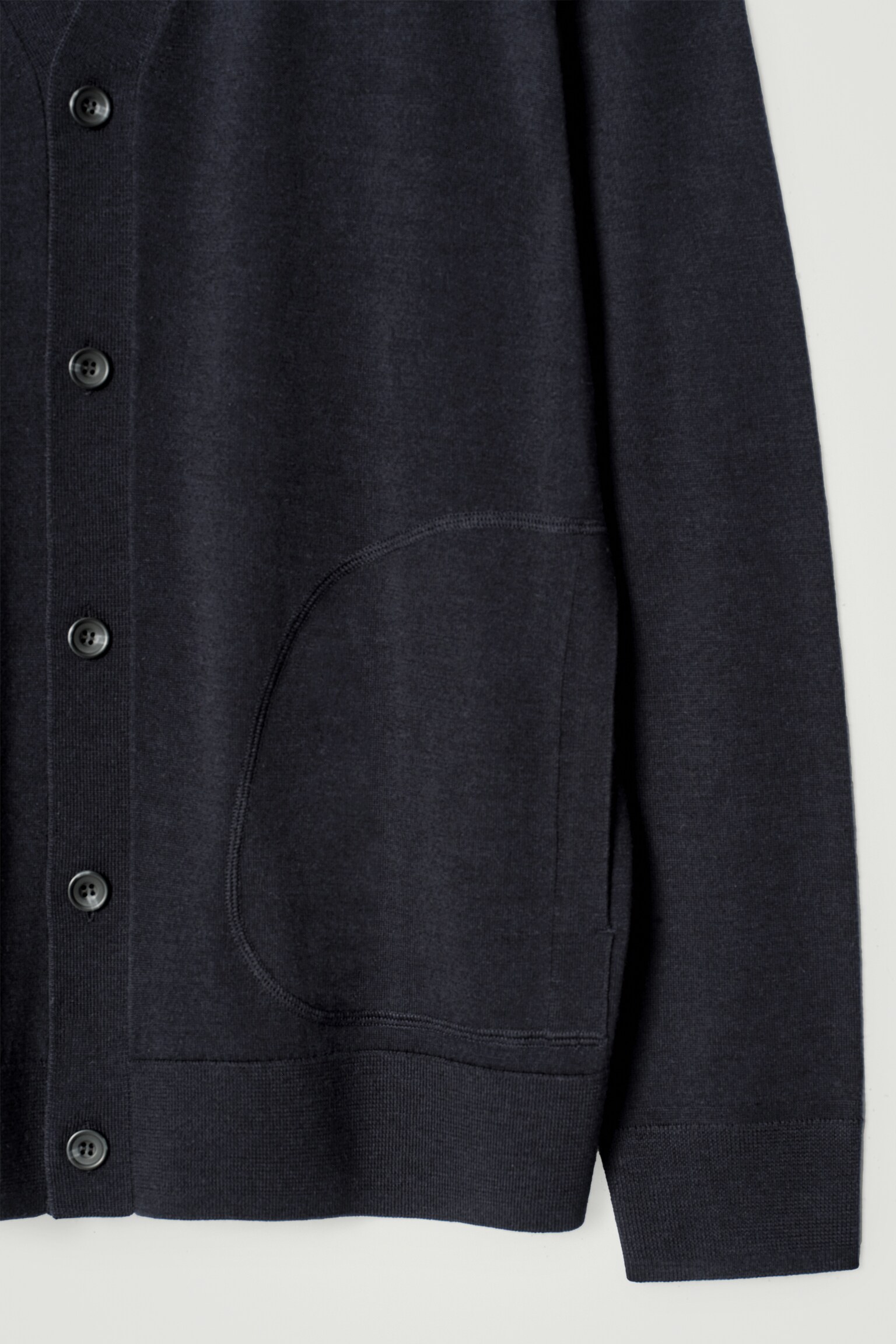 CARDIGAN CON SCOLLO A V IN LANA MERINO - BLU NAVY - 3