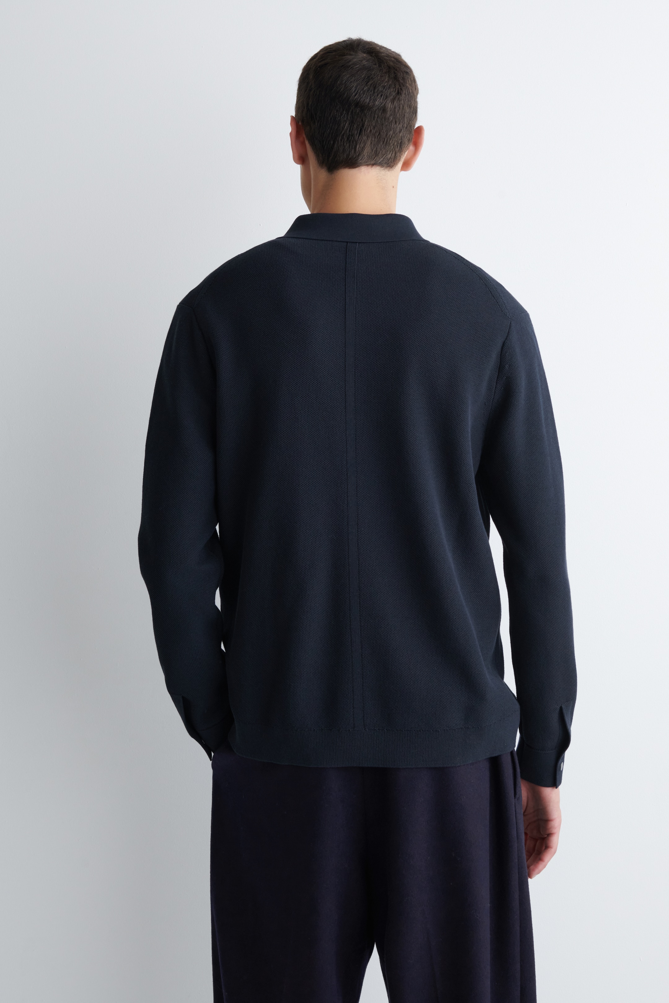 Visa större bild: PIKÉTRÖJA HONEYCOMB KNIT - MARINBLÅ - HERR | H&M SE 4