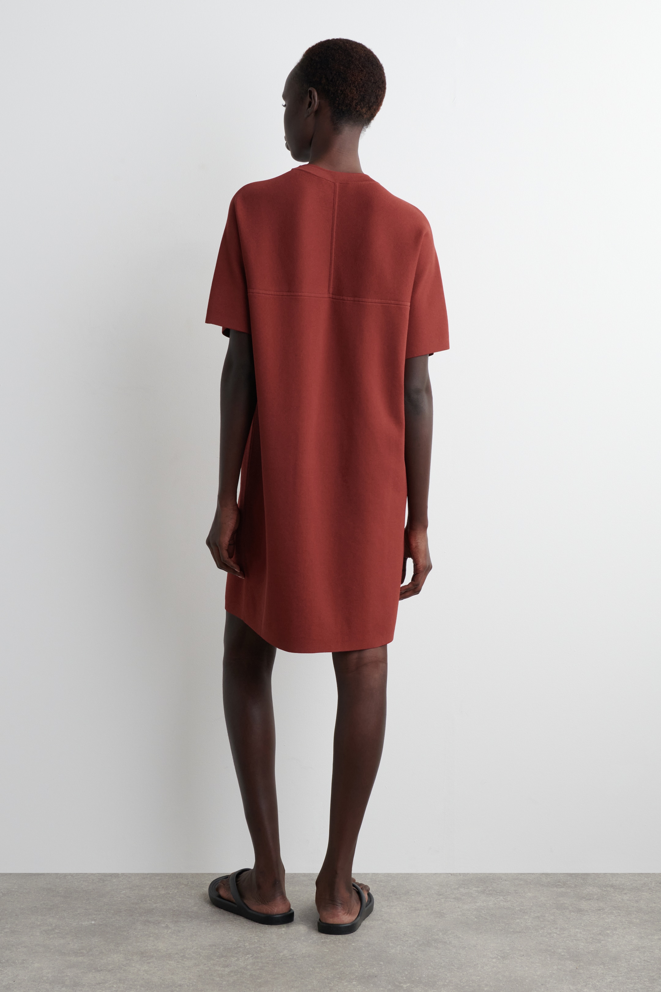 Visualizza immagine più grande: ABITO T-SHIRT IN MAGLIA - ROSSO / RIGHE - DONNA | H&M IT 2