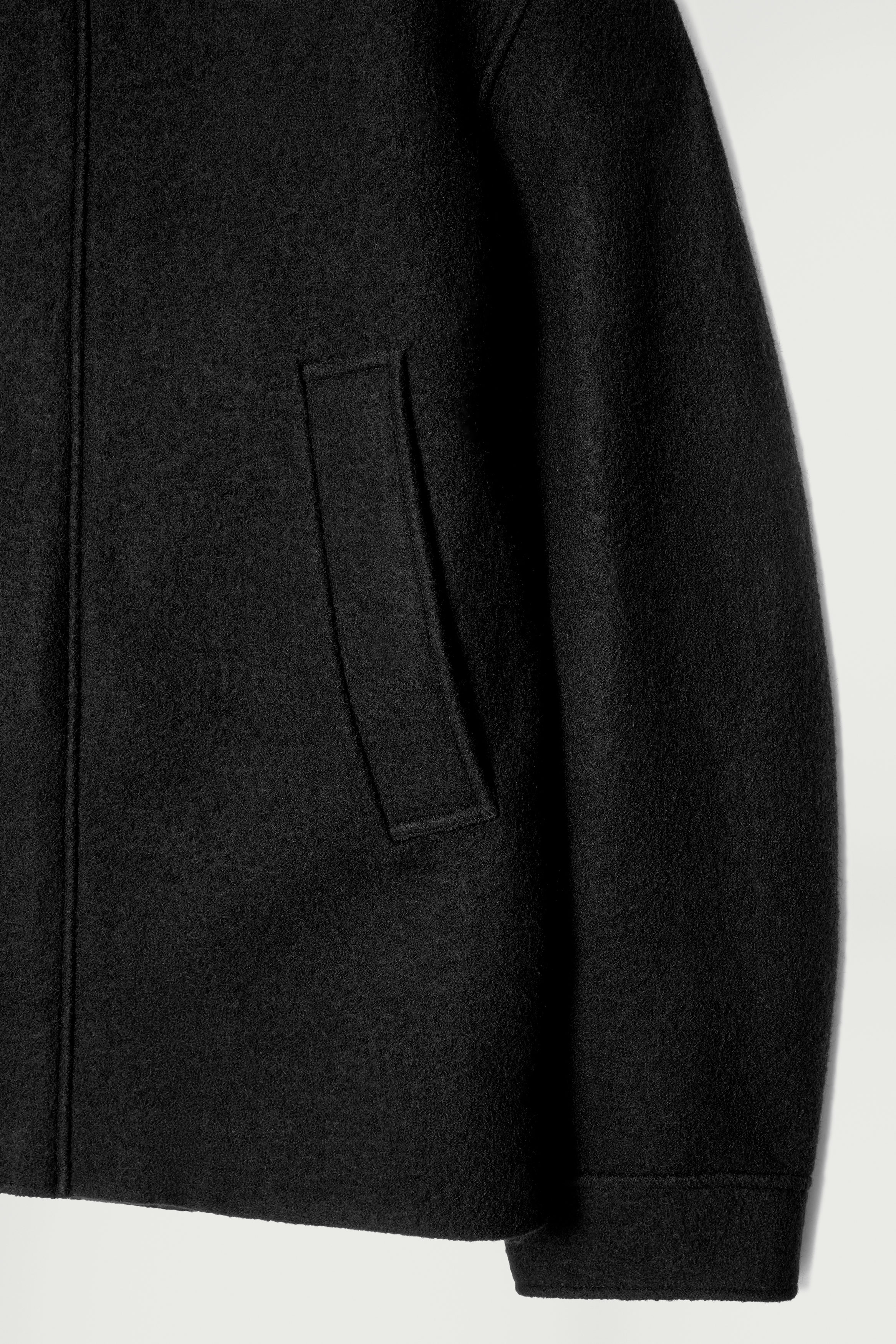 値下げ不可　cos HOODED BOILED-WOOL COAT COS Hooded Boiled-Wool Coat | endource