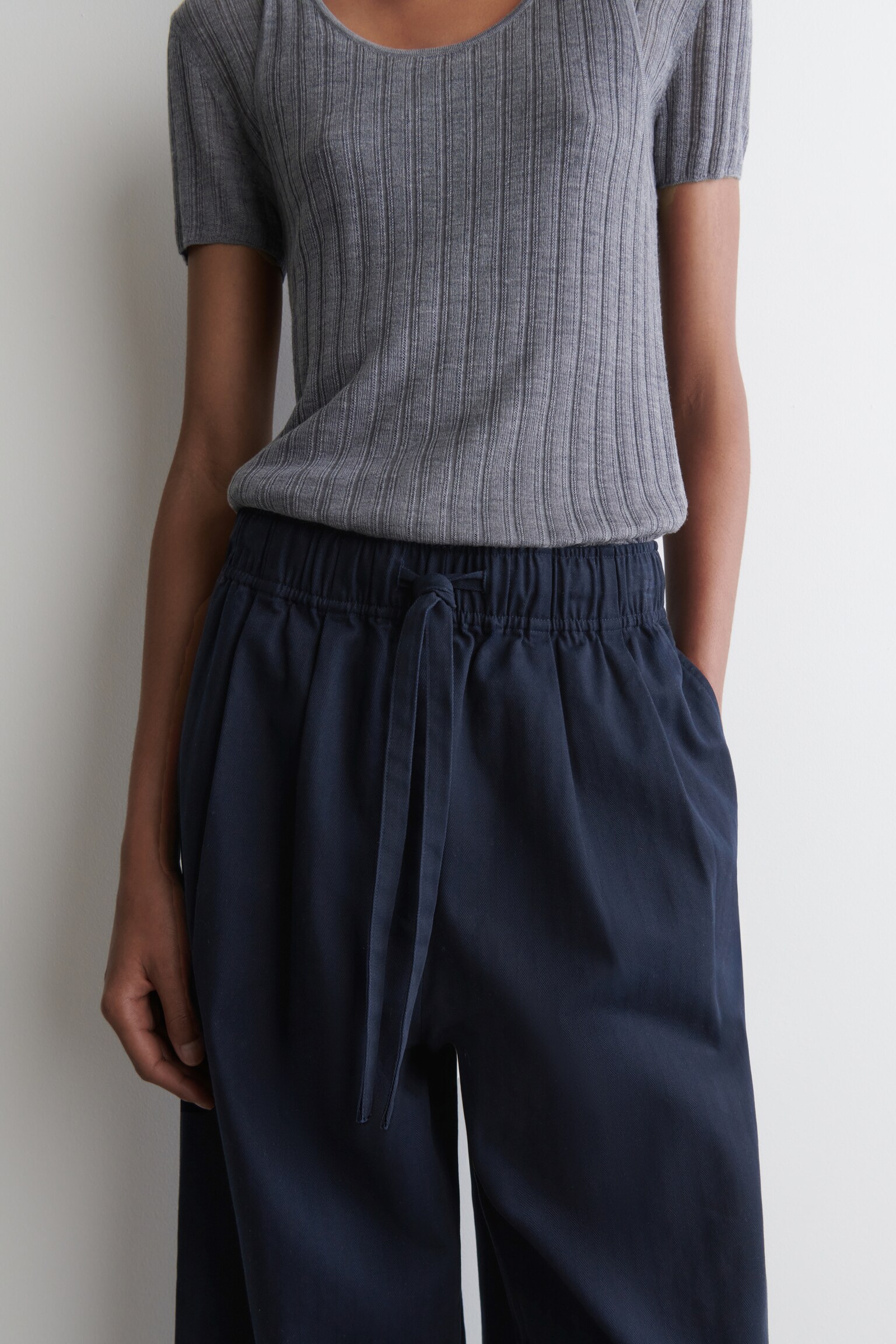 COTTON TAPERED DRAWSTRING TROUSERS - NAVY/WHITE/LIGHT BEIGE - 5