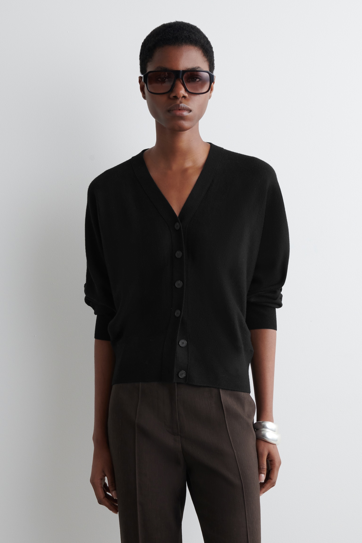 CÁRDIGAN DE LANA MERINO CON MANGA MURCIÉLAGO - NEGRO - 1