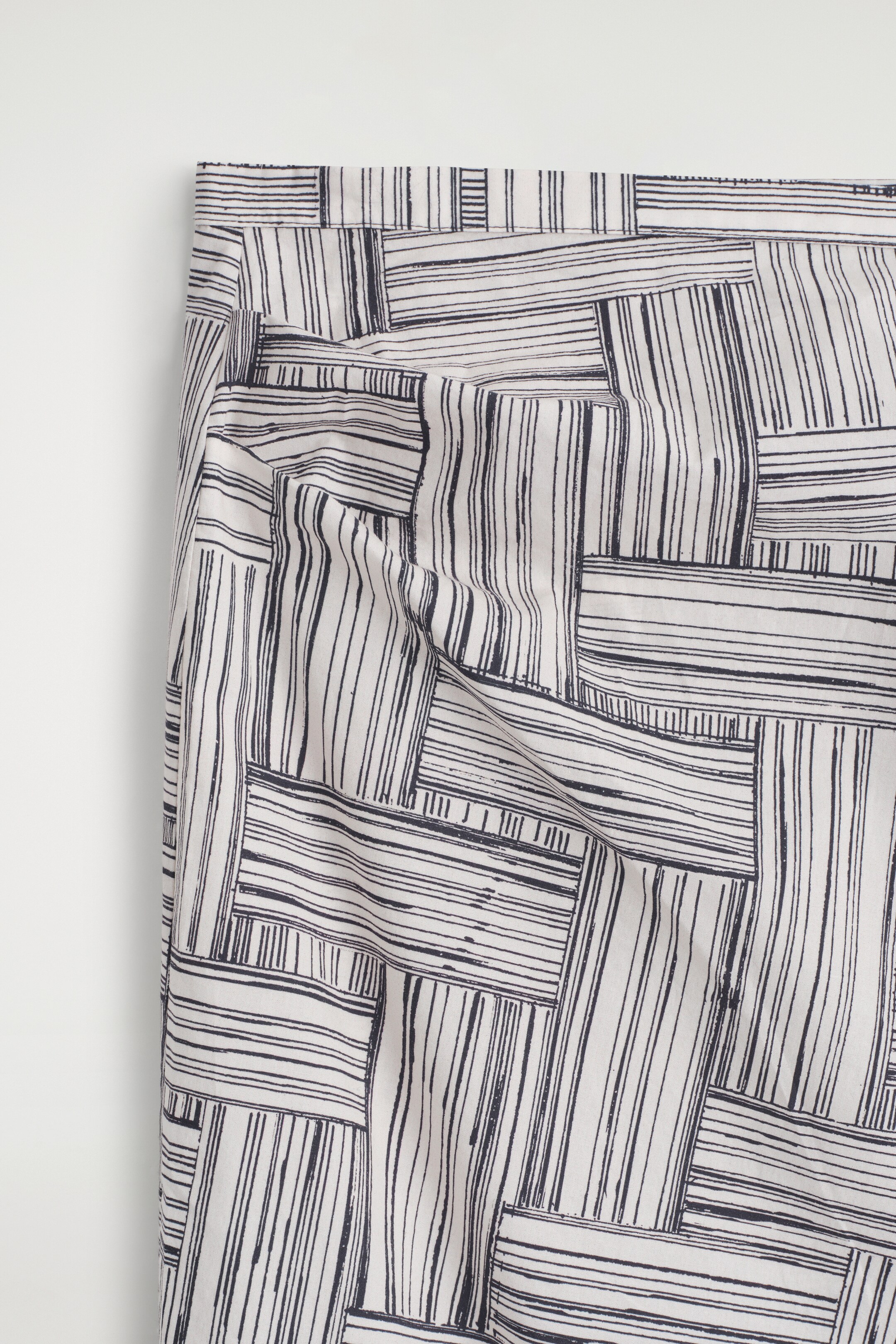 Ingrandisci l'immagine: PRINTED COTTON WRAP SKIRT - ECRU / NAVY / PRINTED - DONNA | H&M CH 7