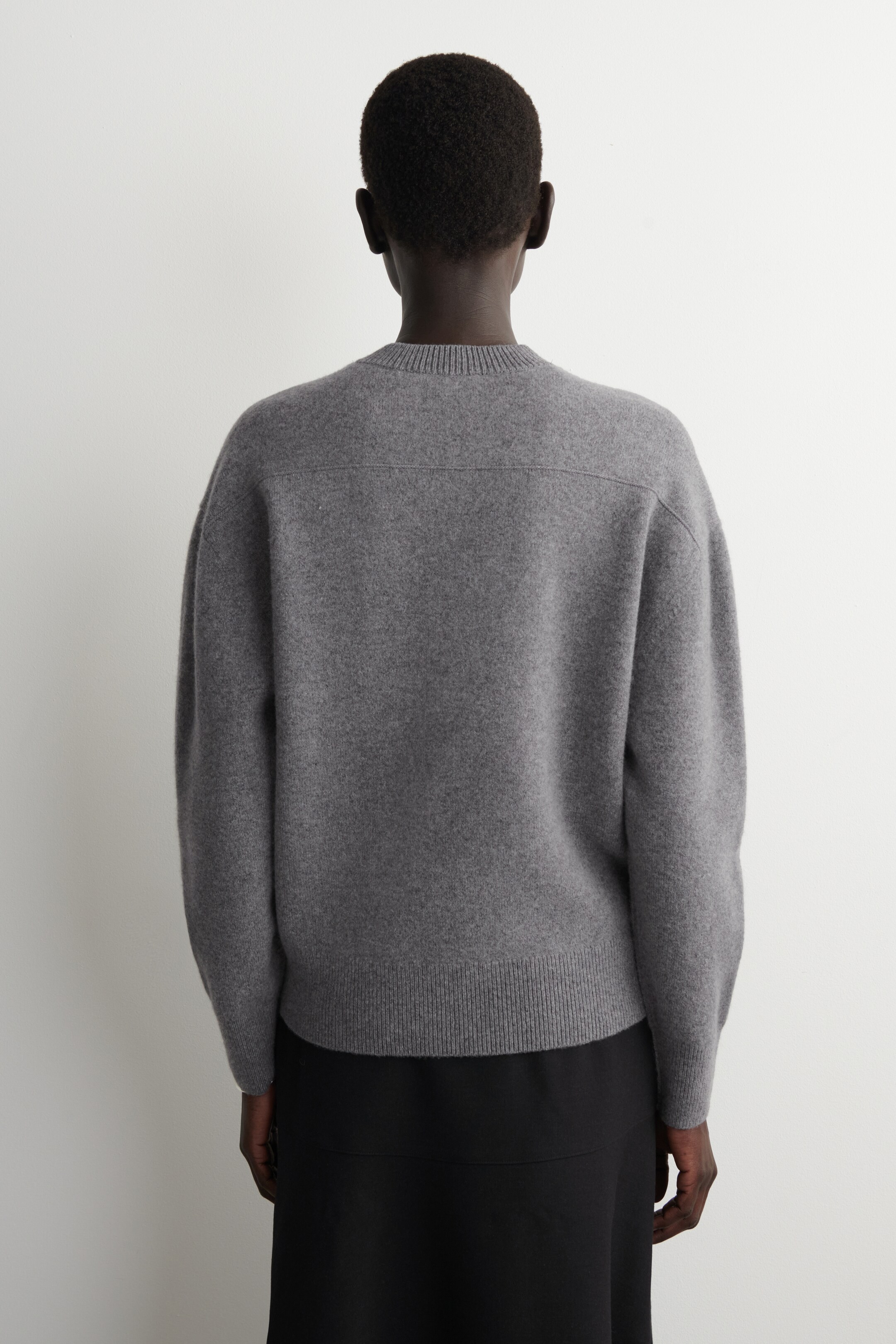 Ingrandisci l'immagine: ROUNDED WOOL V-NECK JUMPER - GREY MÉLANGE - DONNA | H&M CH 4