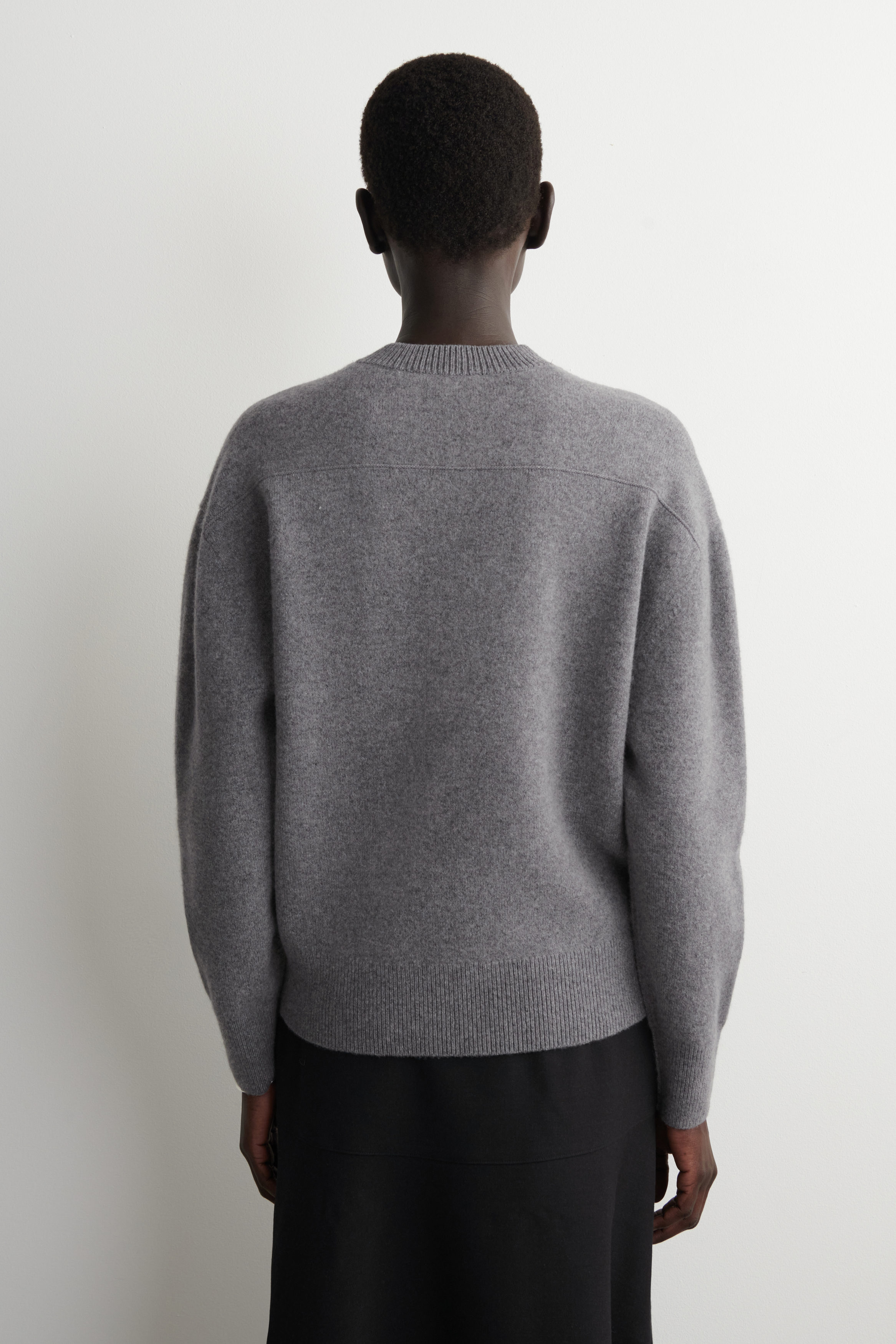 ROUNDED WOOL V-NECK JUMPER - GREY MÉLANGE | COS