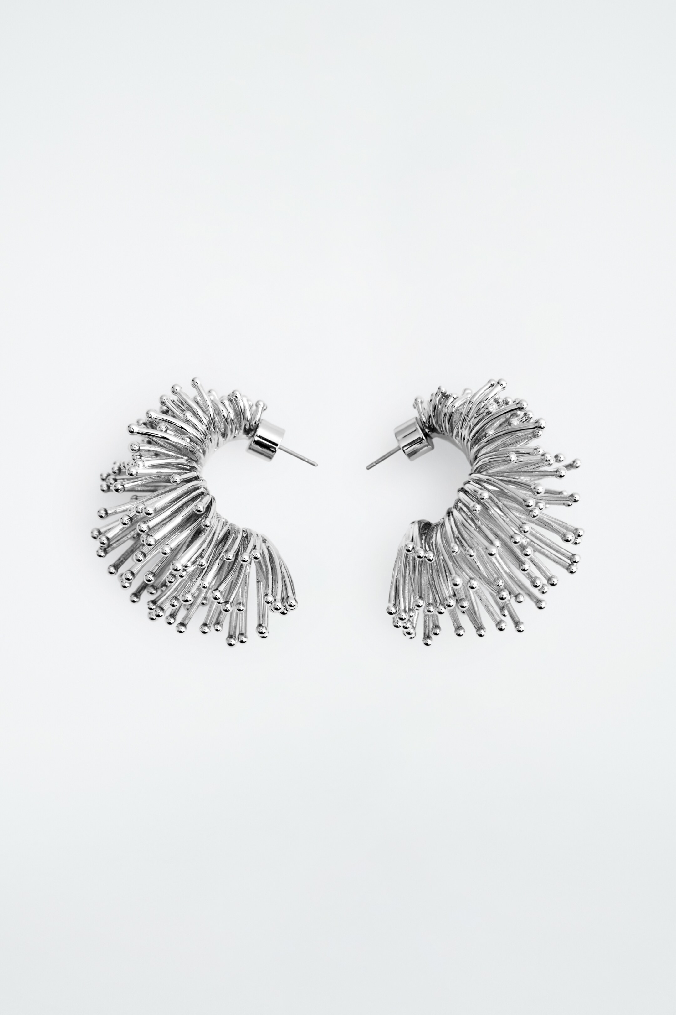 Ingrandisci l'immagine: FLORAL HOOP EARRINGS - SILVER - DONNA | H&M CH 3