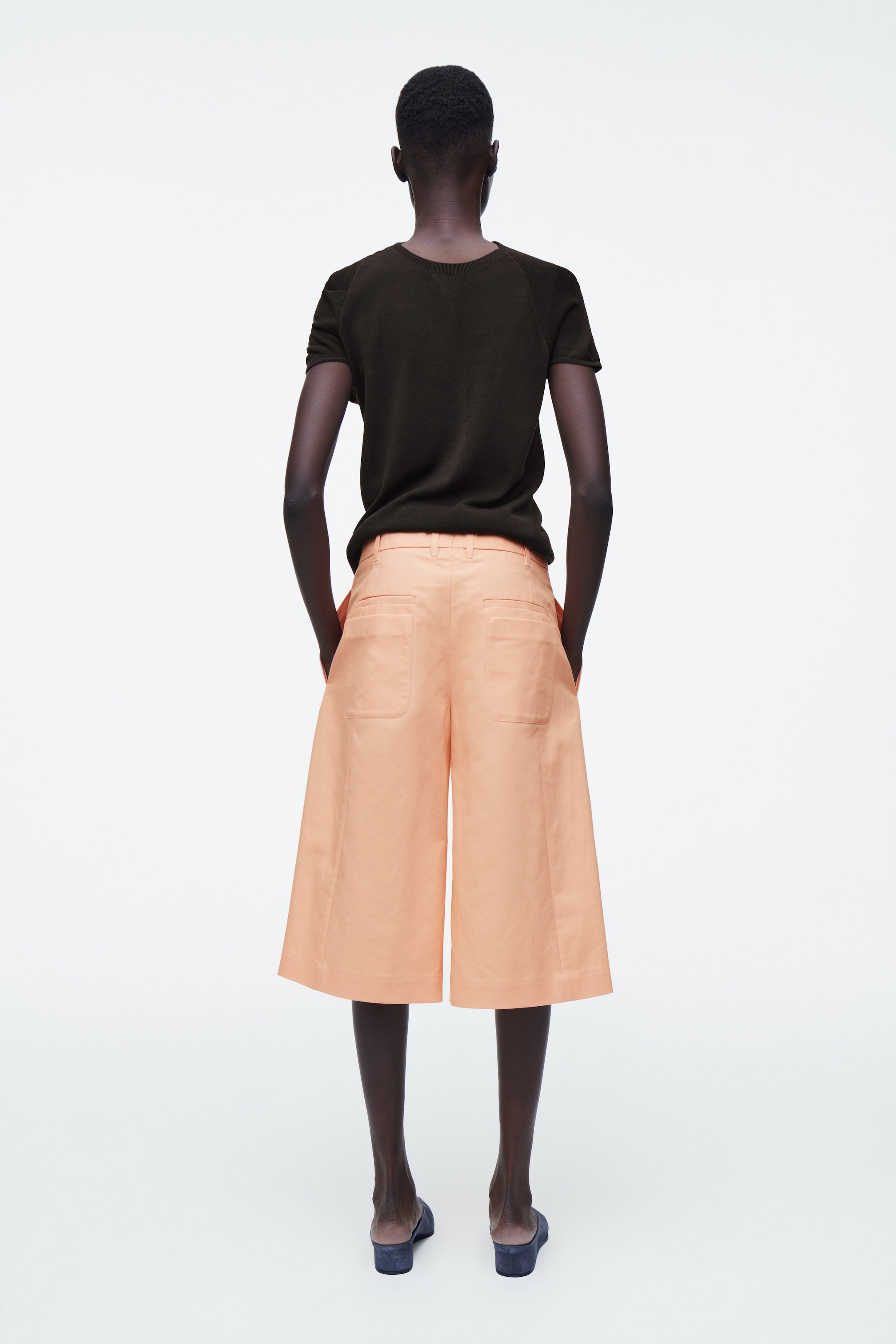 TAILORED WIDE-LEG SHORTS