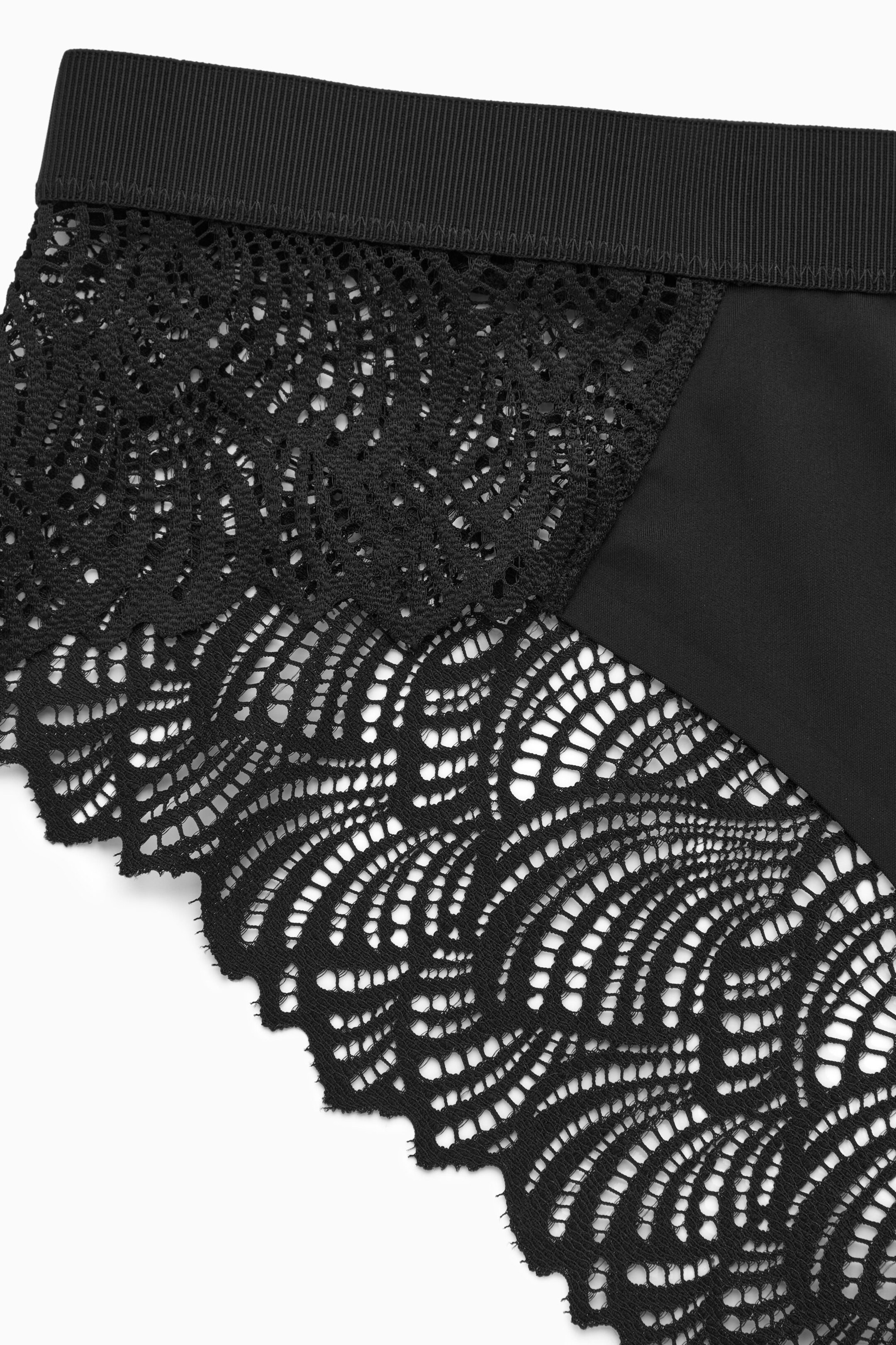 StillMedia/DescriptiveDetail