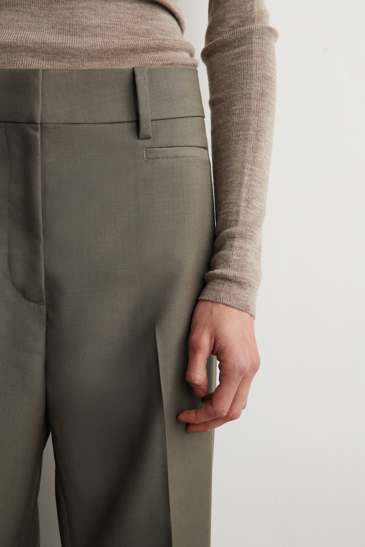 Getailleerde bootcutbroek van wol-twill - taupe - 3