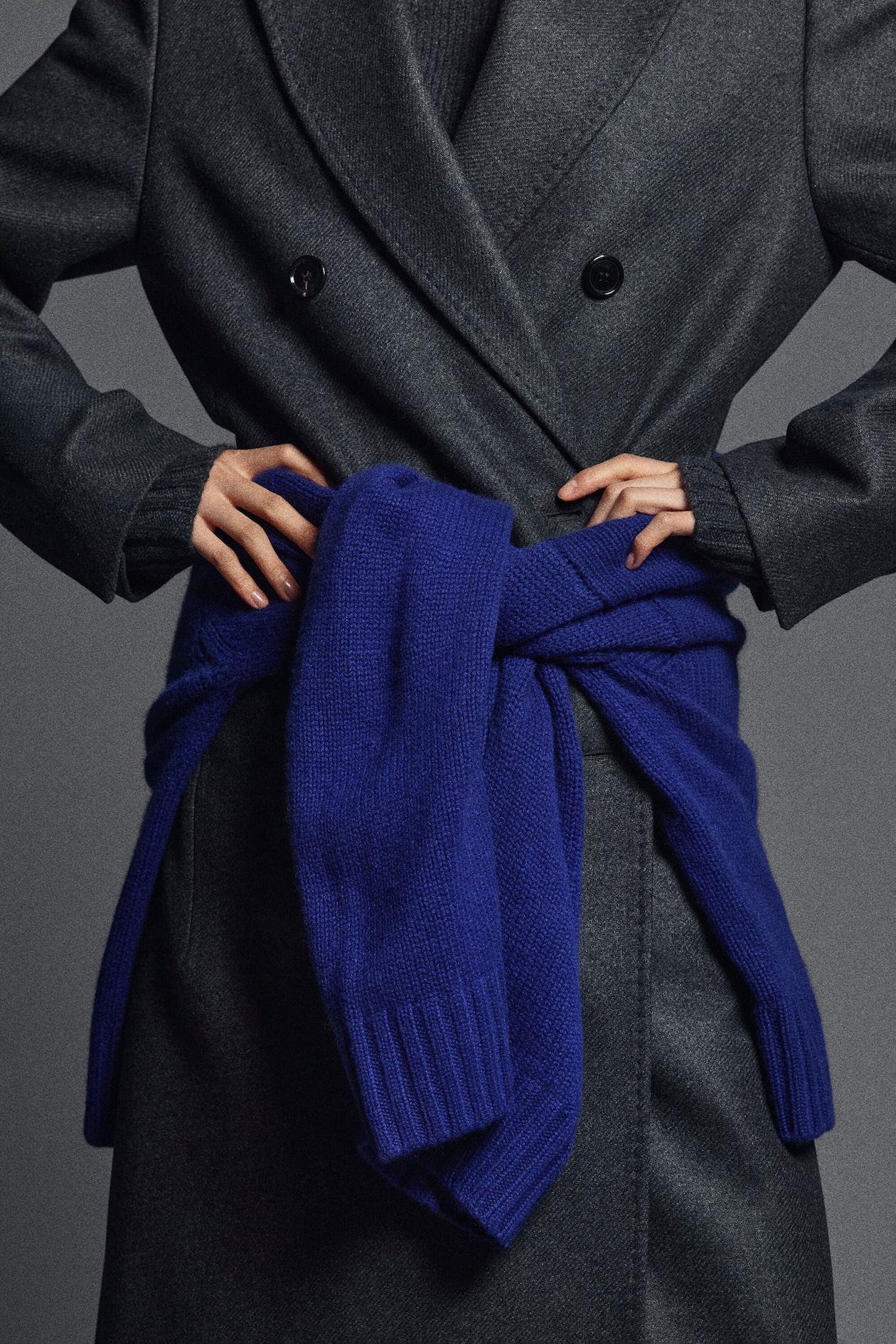 TAILORED WOOL-BLEND DOUBLE-BREASTED COAT — GRAY