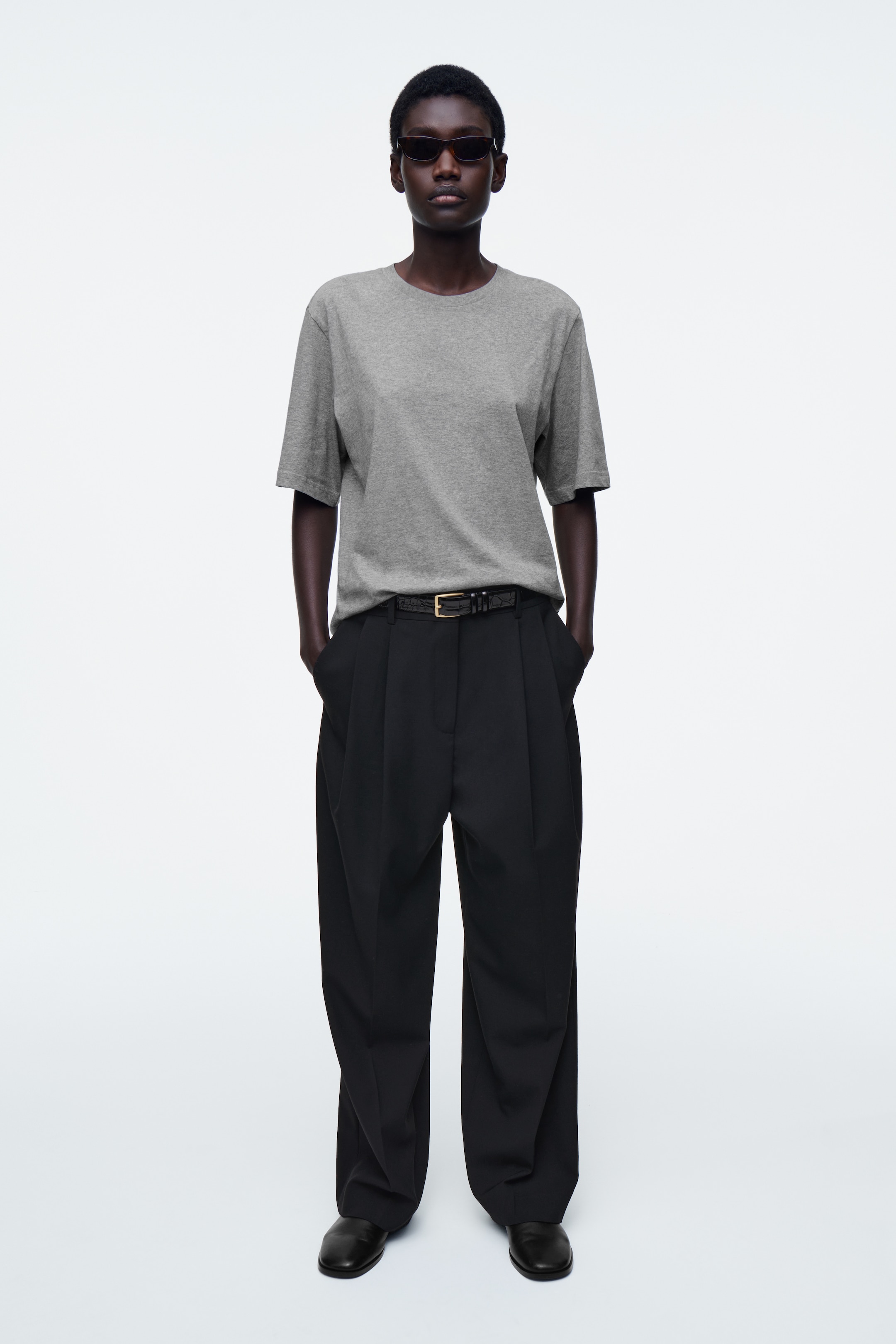Se større billede: T-SHIRT I BOMULD – RELAXED - MELERET GRÅ - DAME | H&M DK 2