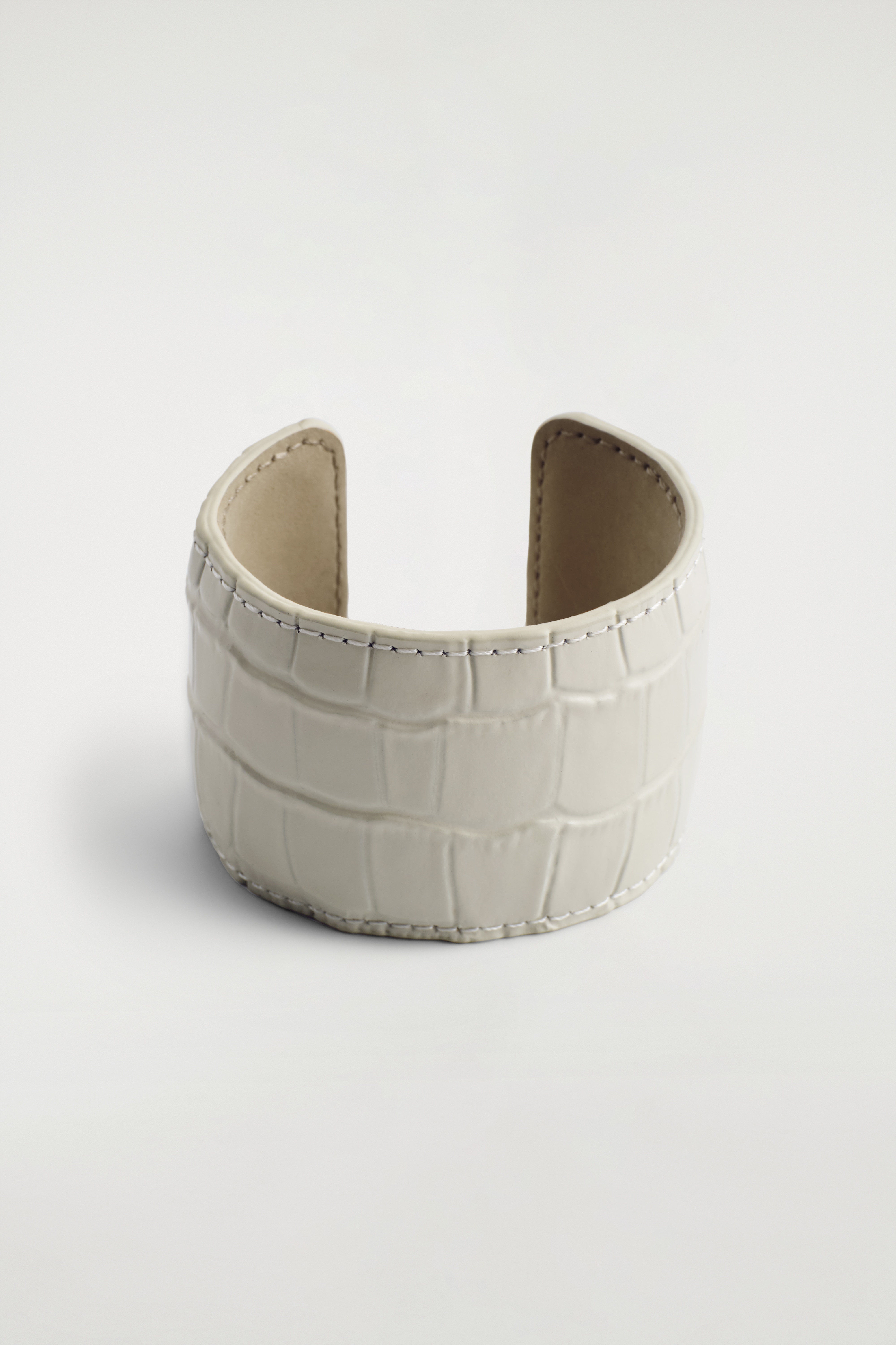 BRACCIALE RIGIDO IN PELLE EFFETTO COCCODRILLO - BIANCO