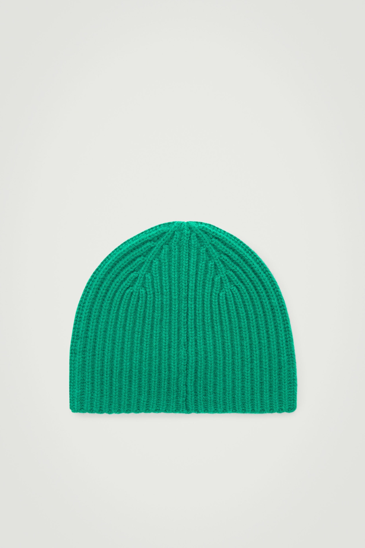 THE RIBBED CASHMERE BEANIE — MEADOW