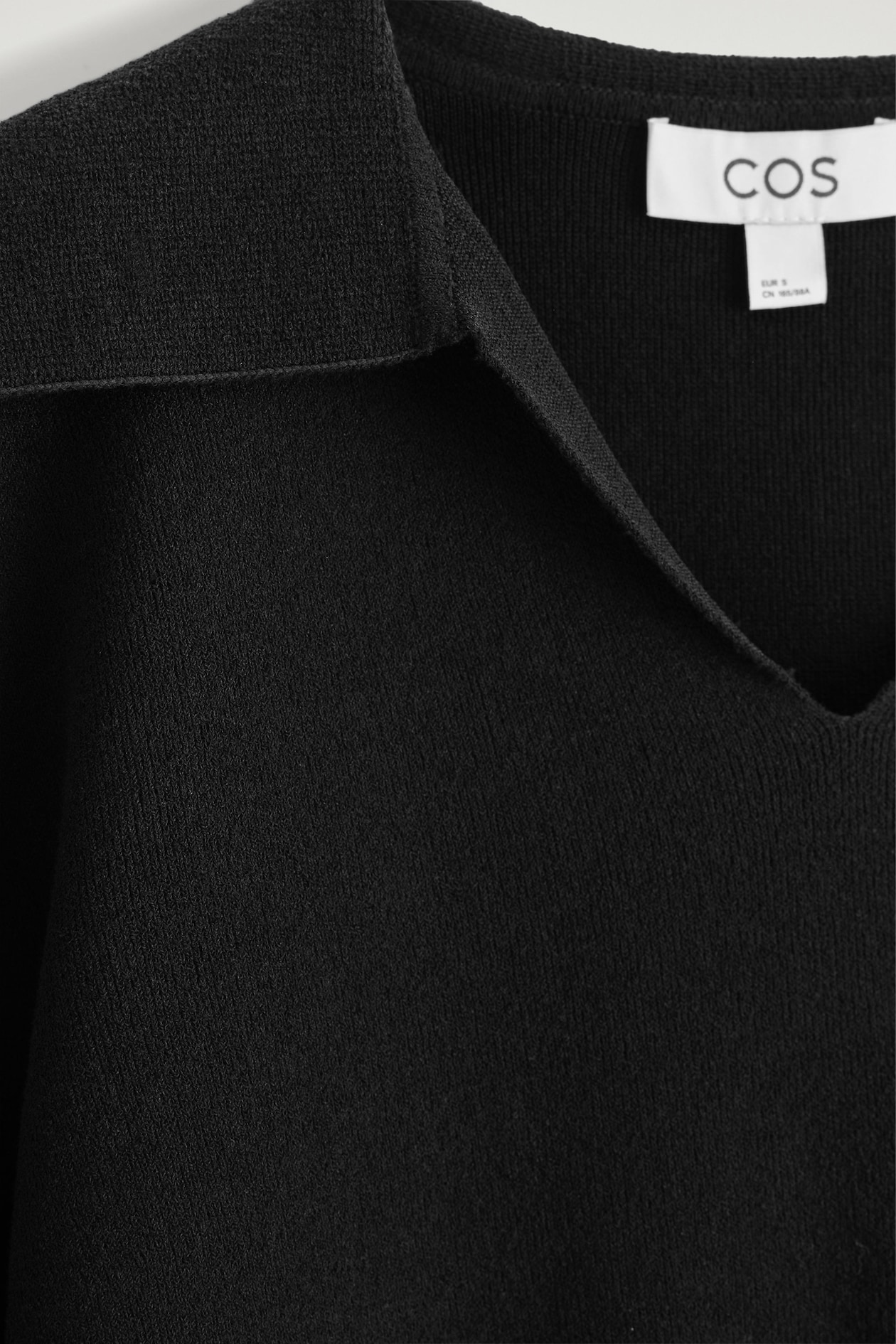 DOUBLE-KNIT OPEN-COLLAR JUMPER — BLACK