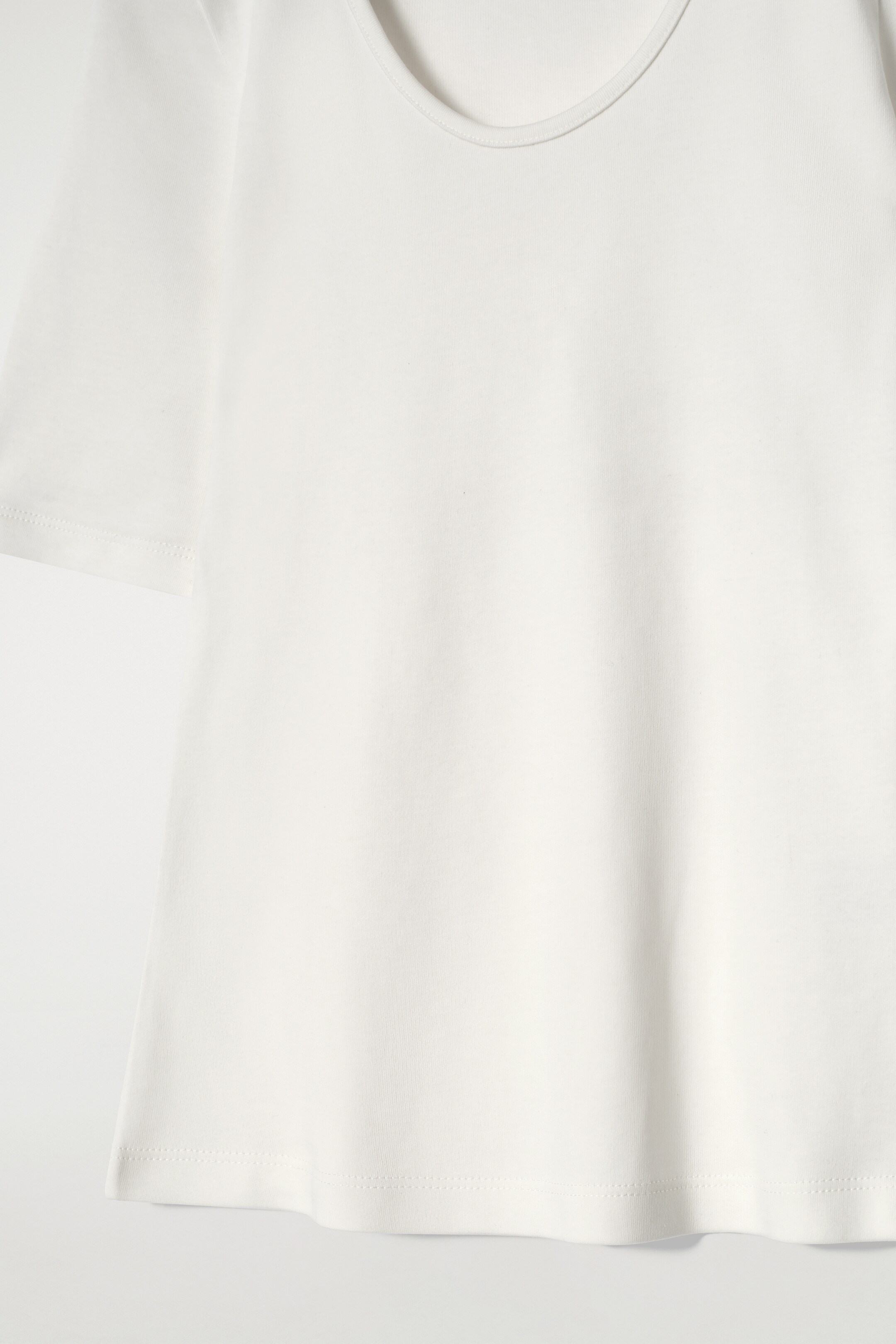 Agrandir l'image: T-SHIRT SLIM À ENCOLURE DÉGAGÉE EN COTON - ÉCRU - FEMME | H&M FR 7