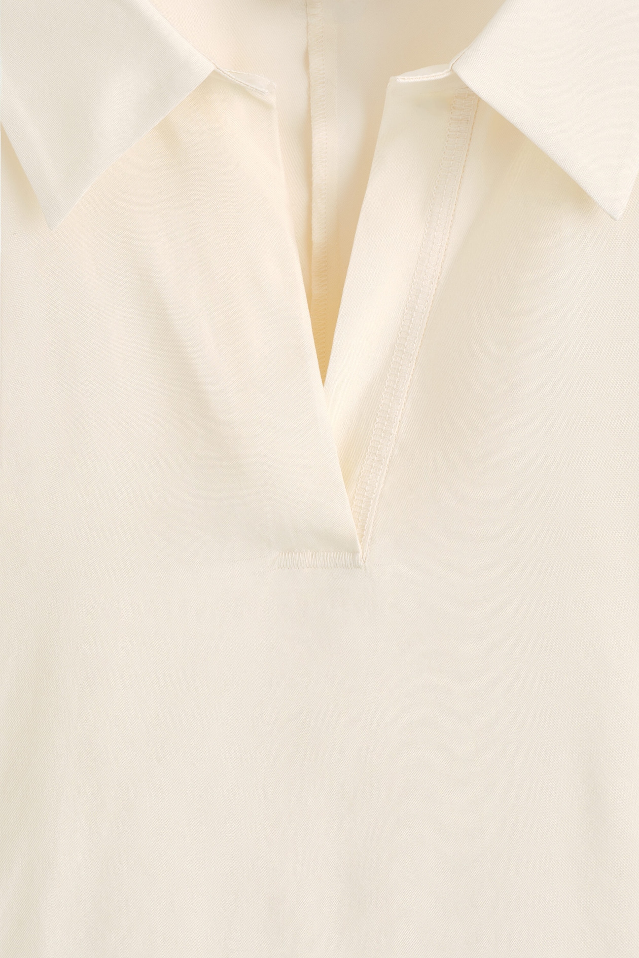 CONTRAST-TIPPED SCULPTED OPEN-COLLAR SHIRT — IVORY