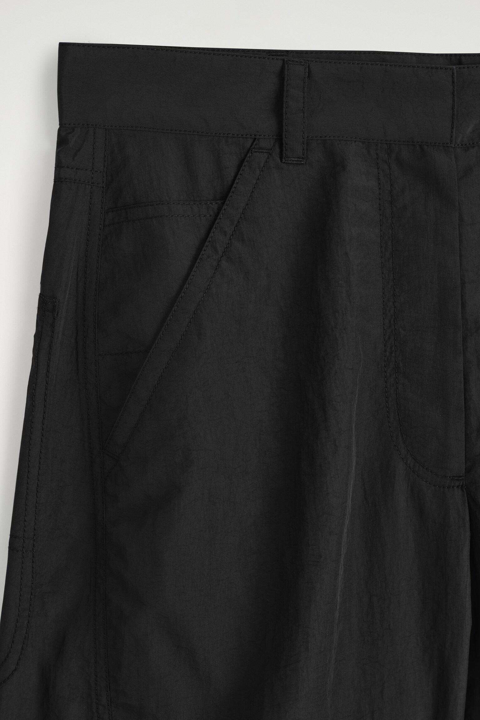 PANTALÓN DE NAILON BARREL FIT - NEGRO - 6