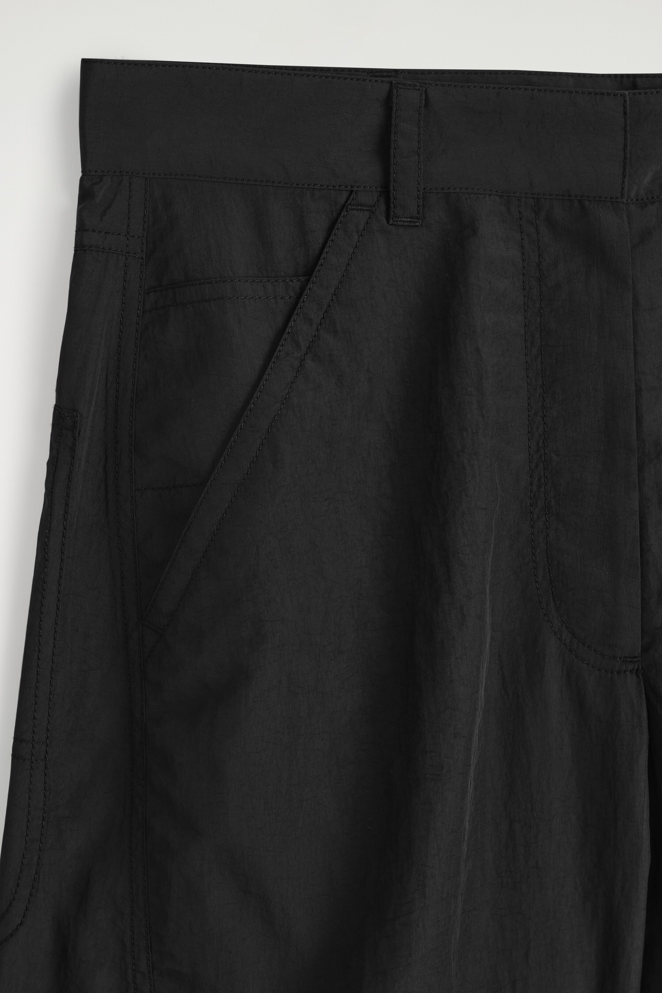 Vezi imaginea mai mare: PANTALONI DIN NAILON CU CROIALĂ BARIL - NEGRU - FEMEI | H&M RO 7