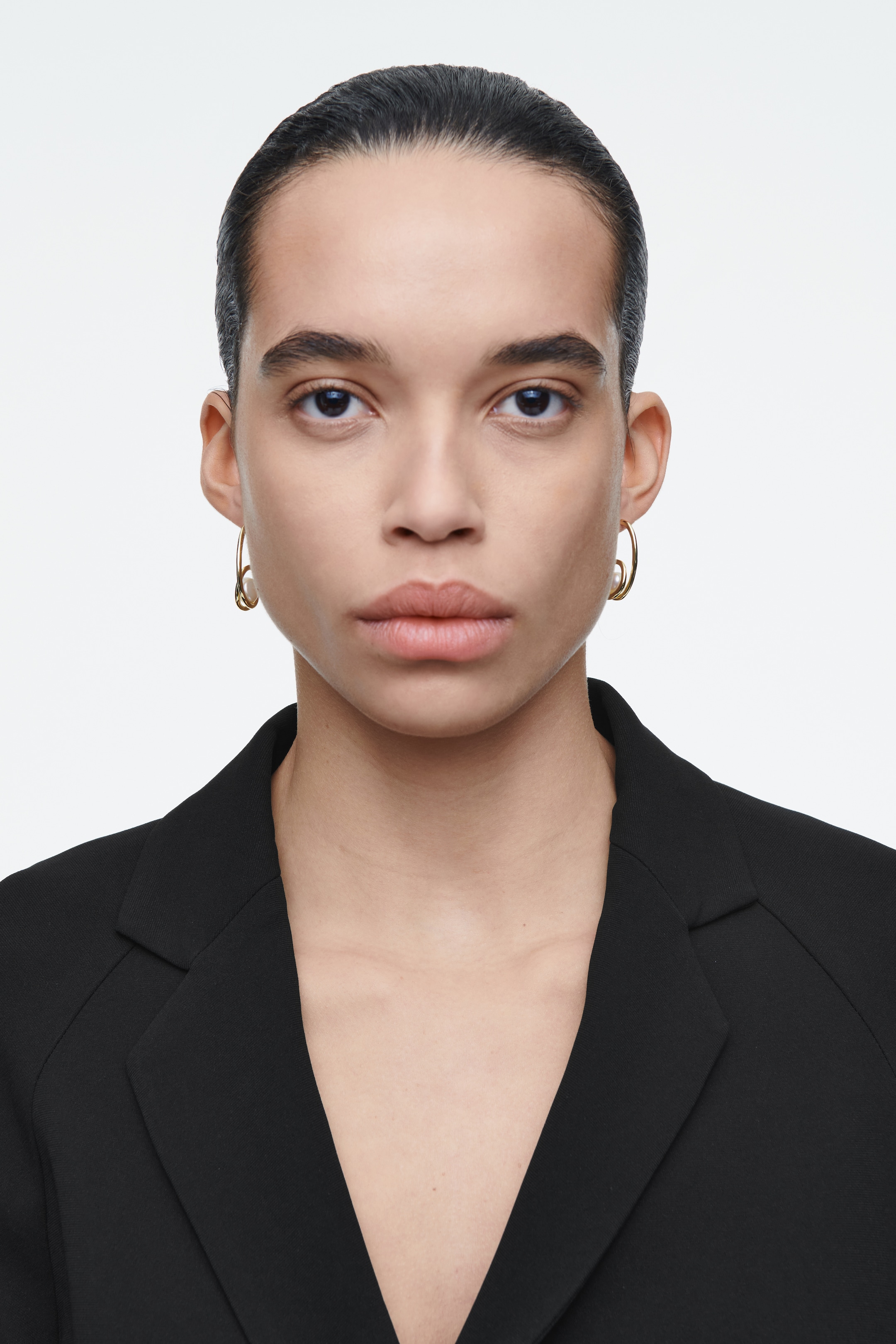 Größeres Bild ansehen: UNGLEICHE CREOLEN MIT PERLEN - Gold - Ladies | H&M DE 1