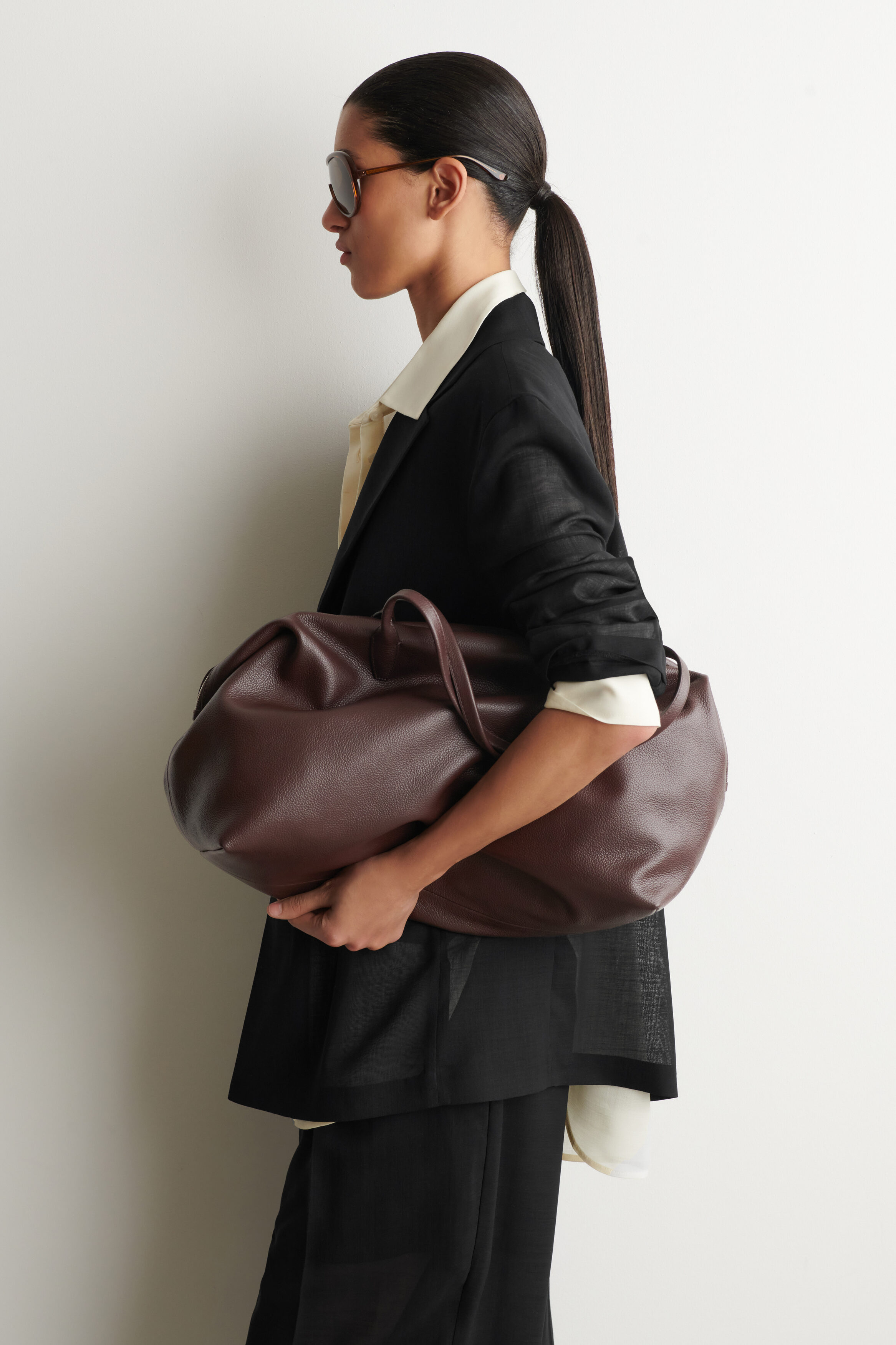 FRIEZE BOWLING BAG - LEATHER - BROWN | COS CA