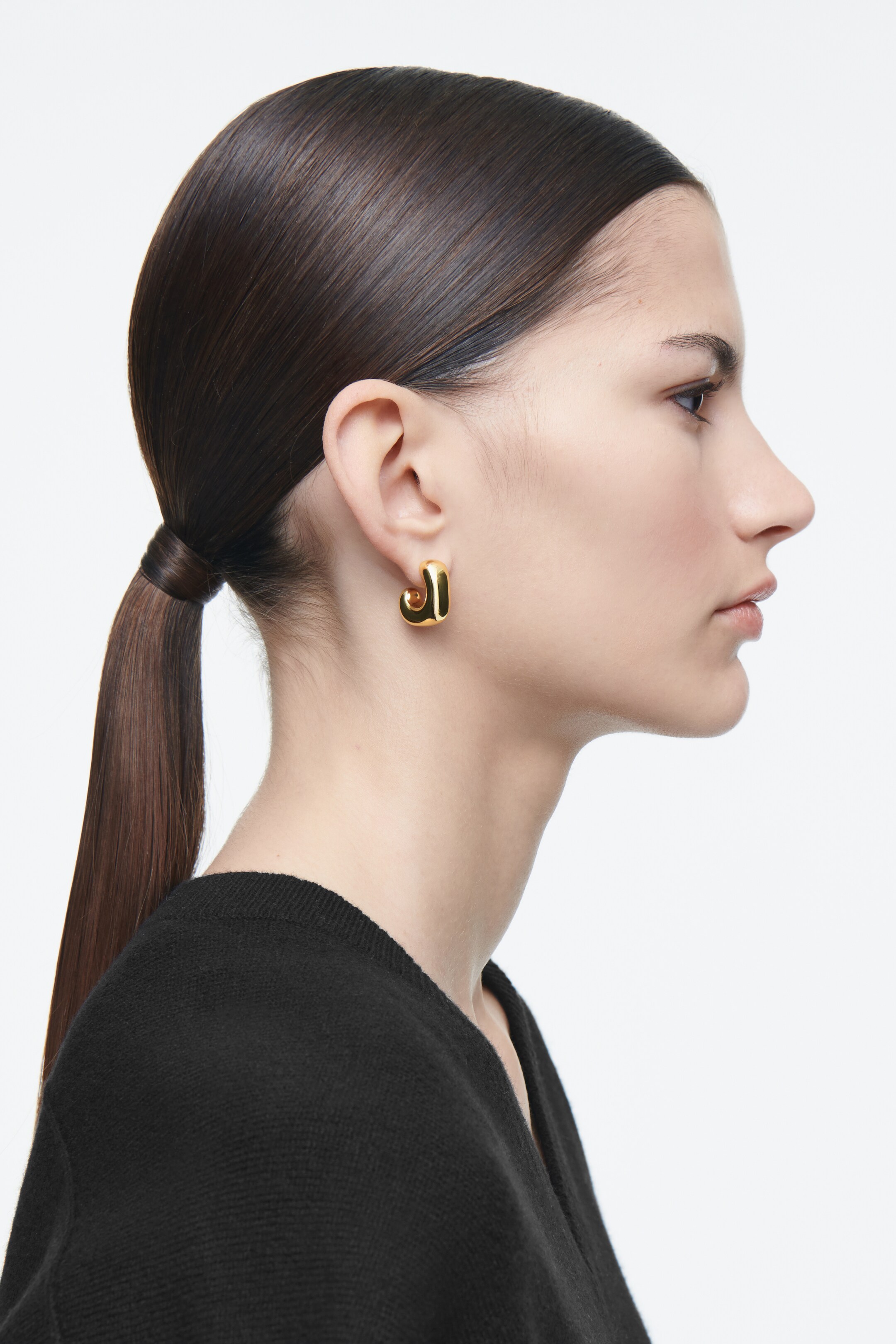 View larger image: MINI CHUNKY SQUARED HOOP EARRINGS - GOLD - Ladies | H&M GB 2