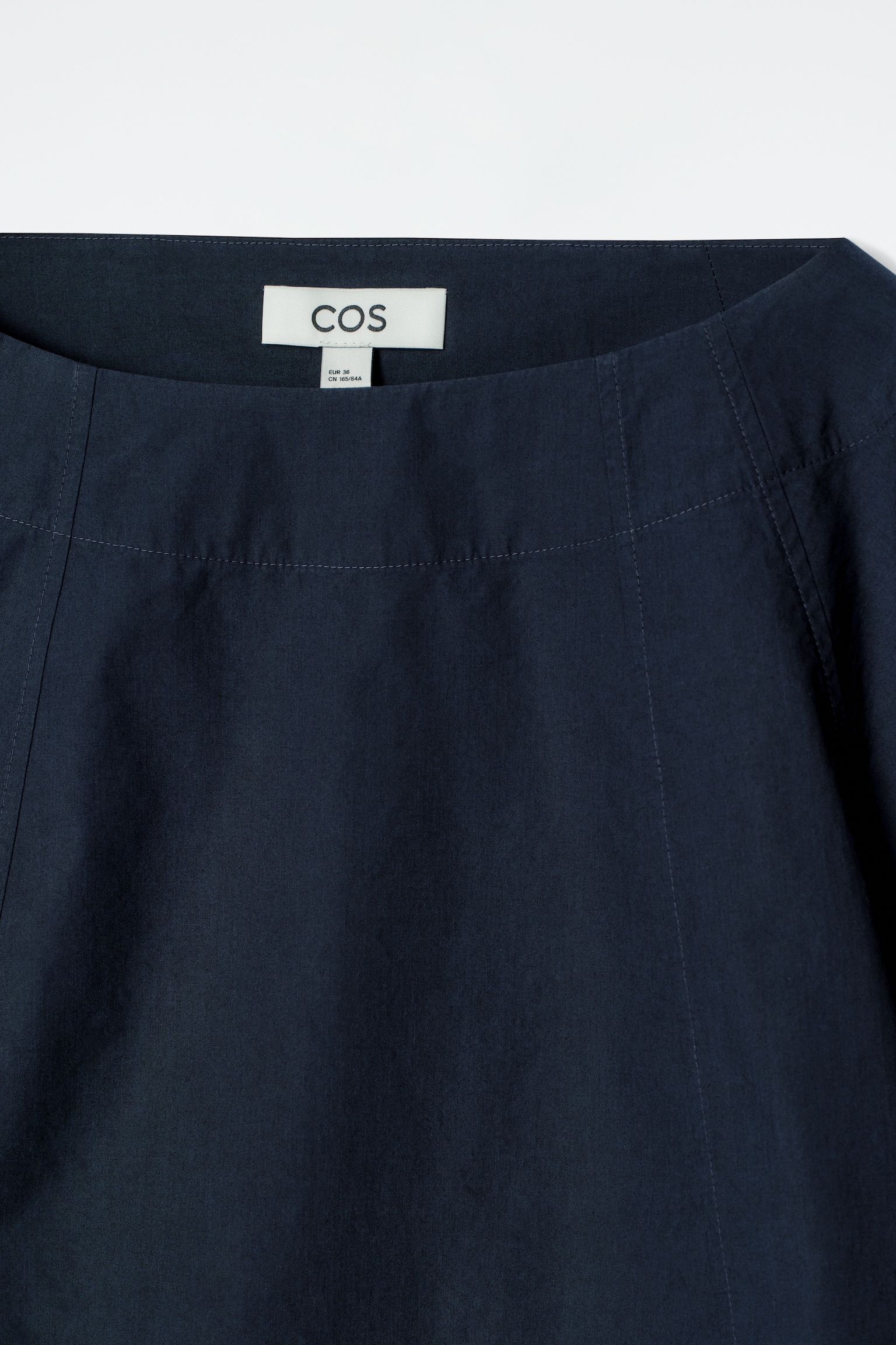 BLUSA OVERSIZE DE ALGODÓN CON CUELLO BARCO - AZUL MARINO/BLANCO - 4