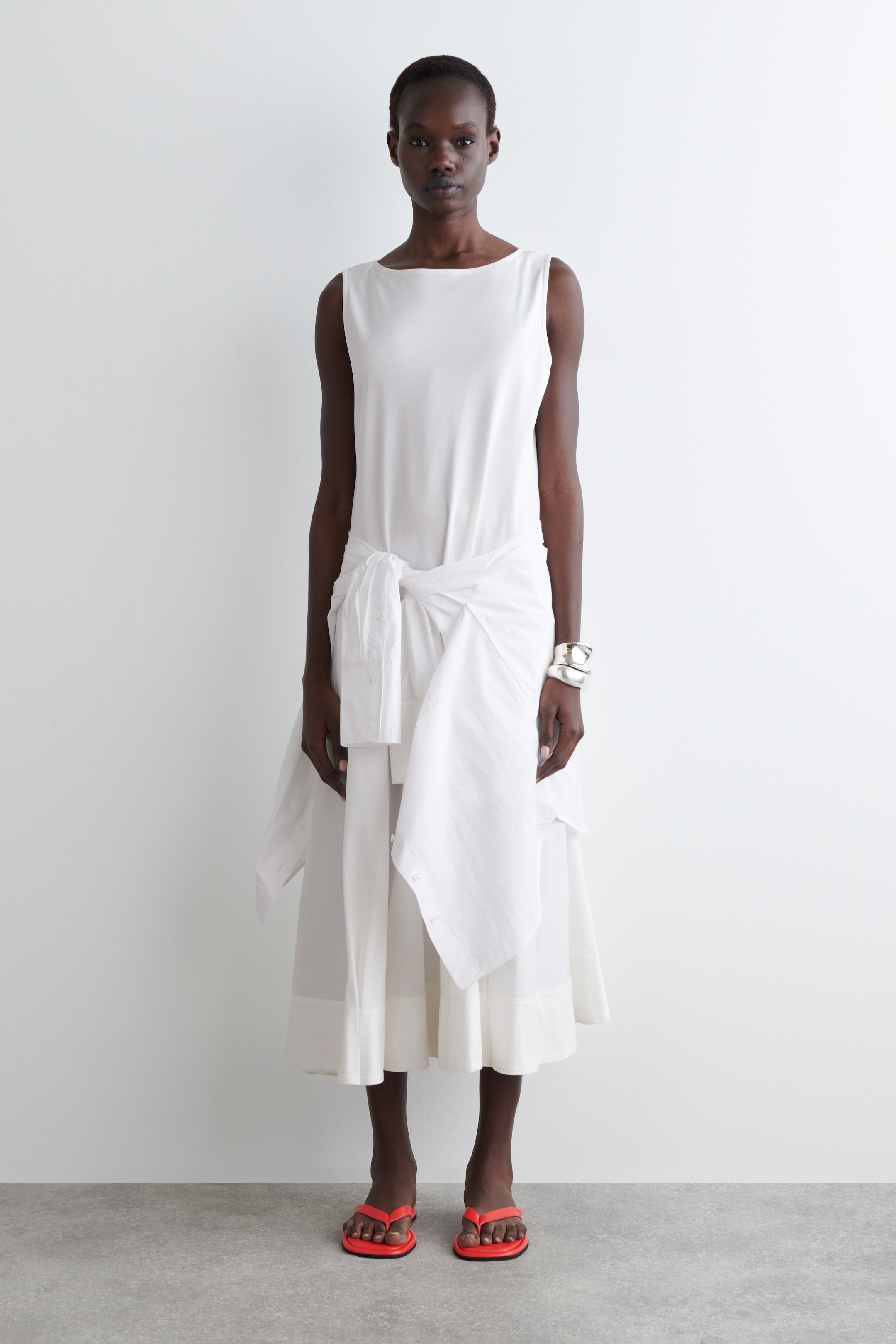Visa större bild: FLIPFLOPS I LÄDER - RÖD - DAM | H&M SE 1