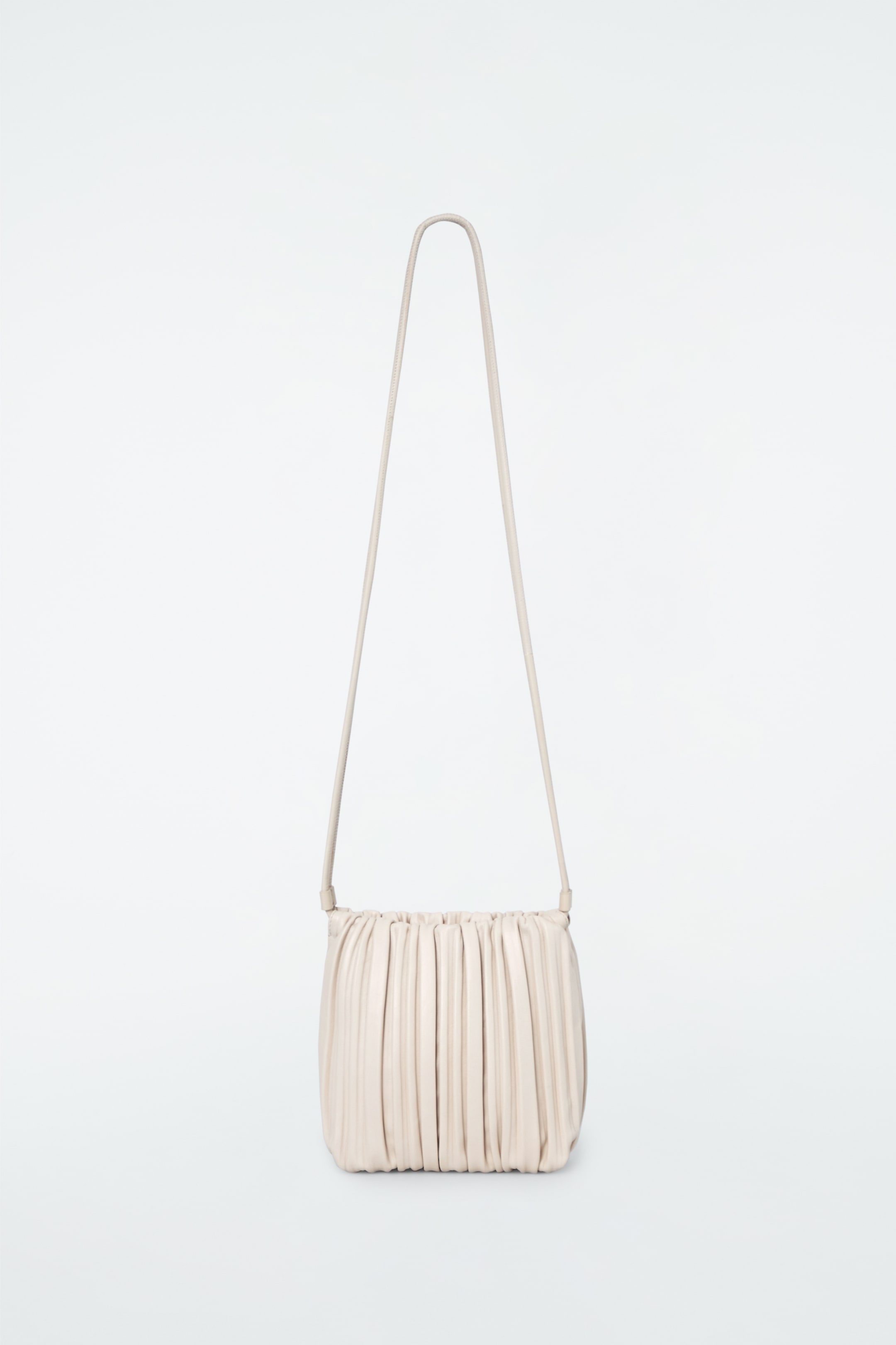 Agrandir l'image: SAC BANDOULIÈRE SCALLOP - CUIR - IVOIRE - FEMME | H&M CH 1