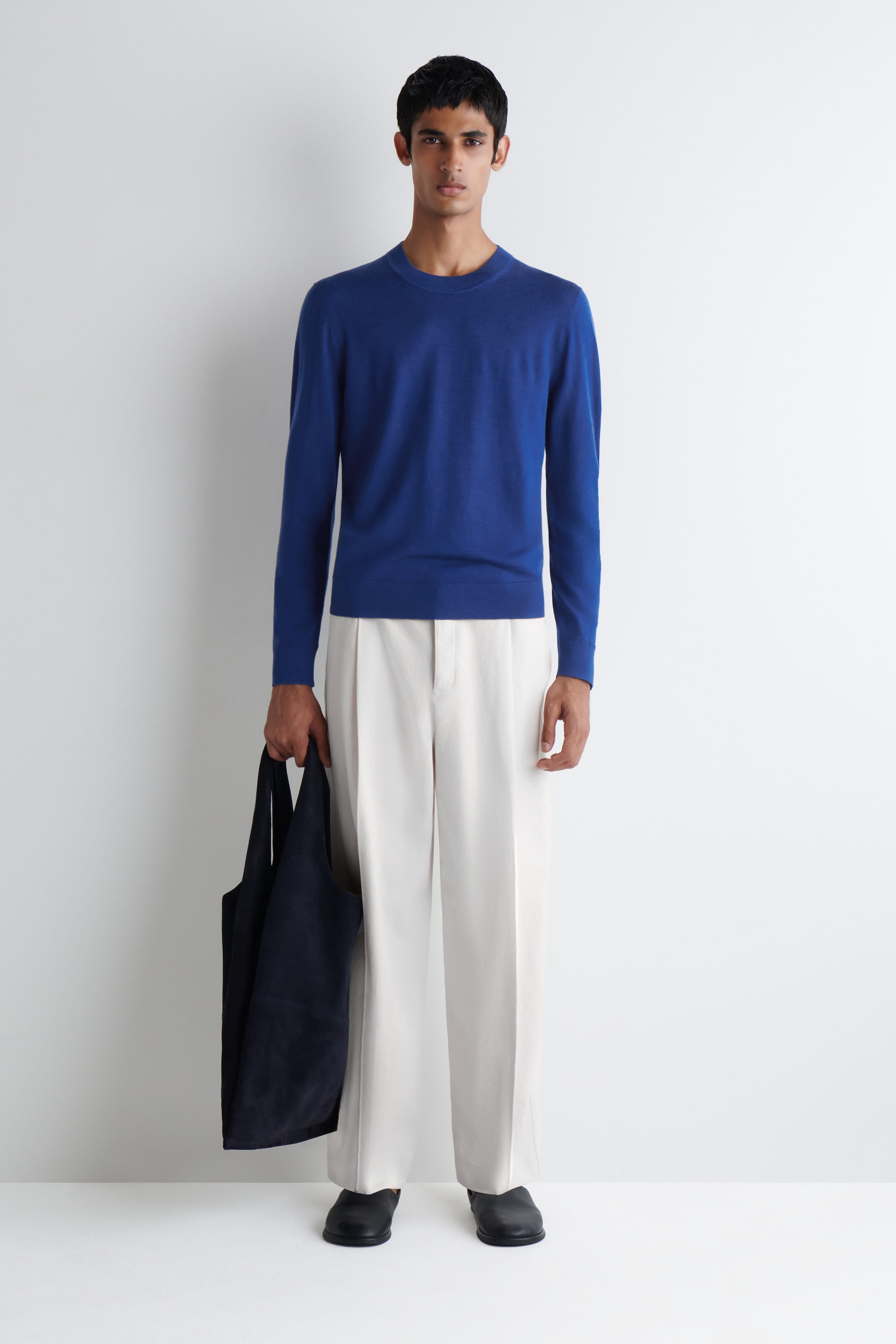MAGLIONE SLIM GIROCOLLO IN LANA MERINO