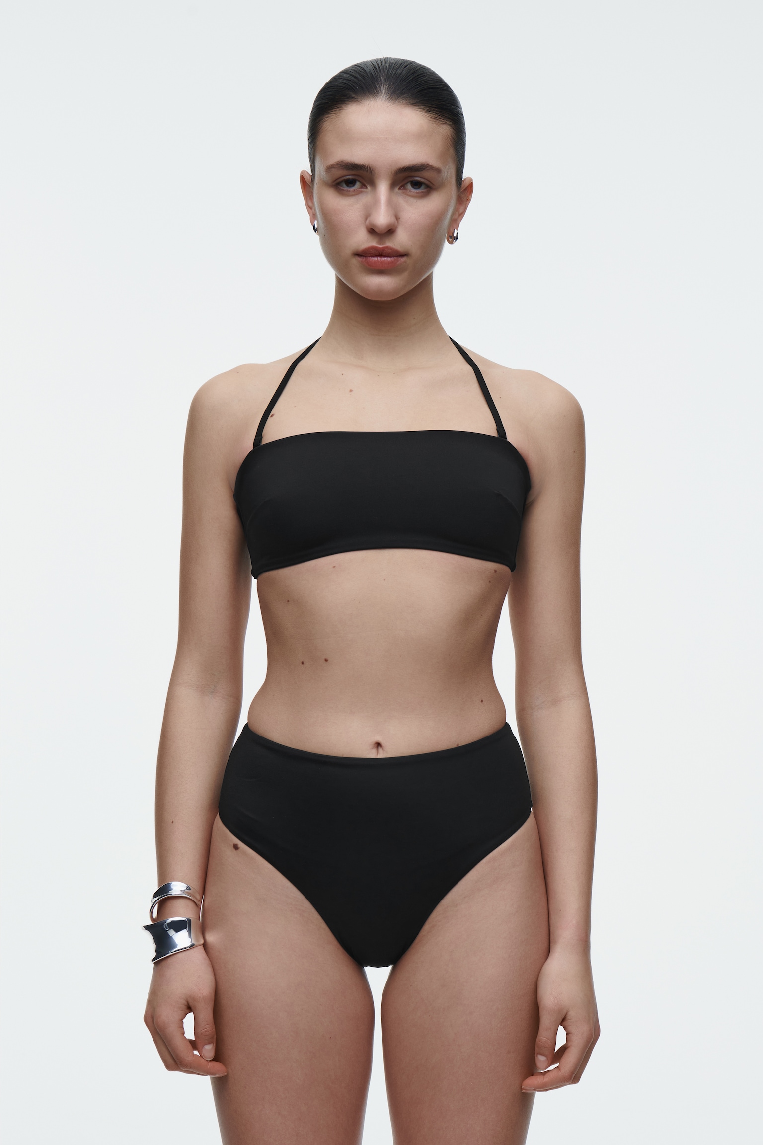 TOP DE BIKINI ESTILO BANDEAU - NEGRO - 5