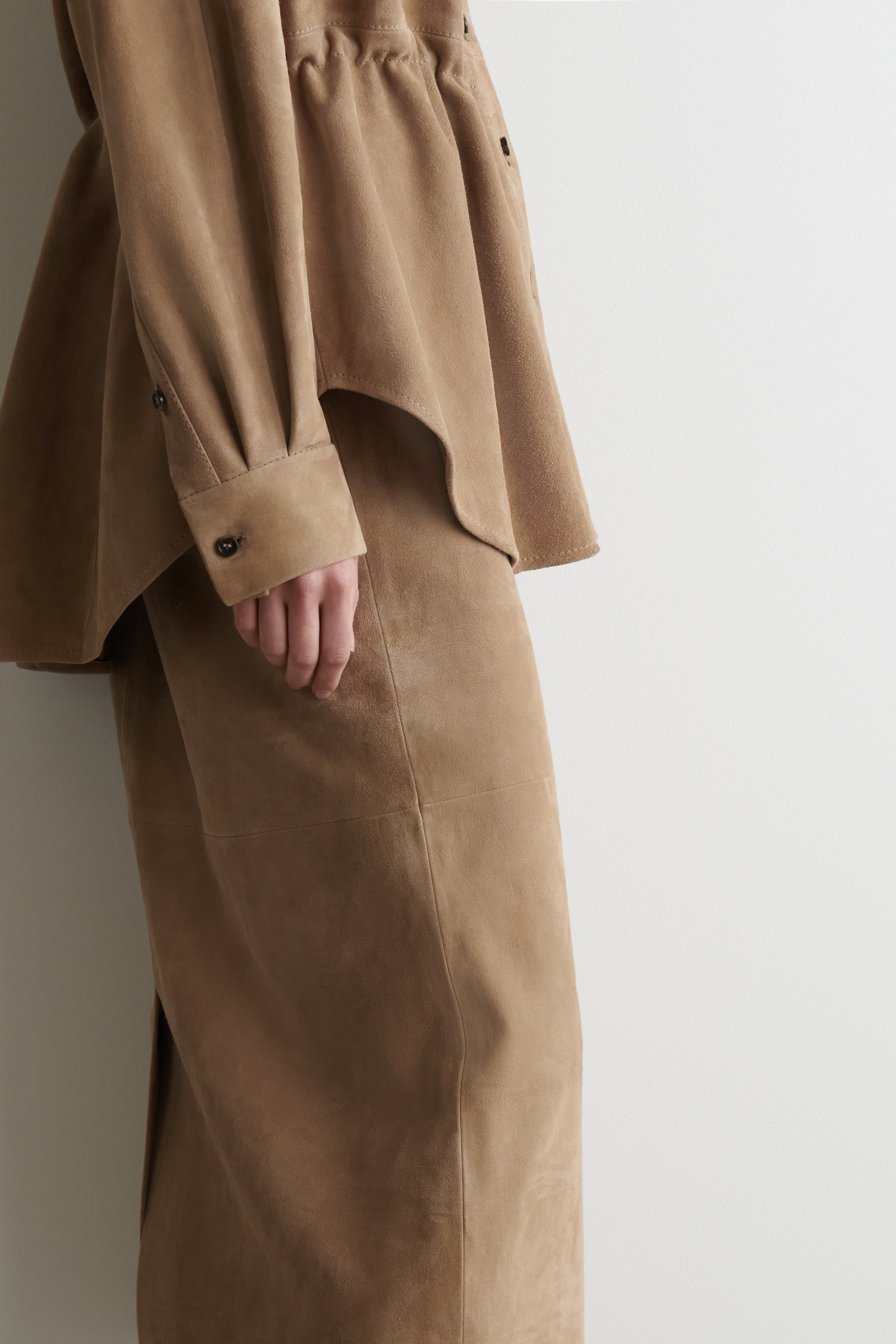 Se større billede: PANELOPDELT MIDI-NEDERDEL I RUSKIND MED SNØRE - SAND (sand) - DAME | H&M DK 3