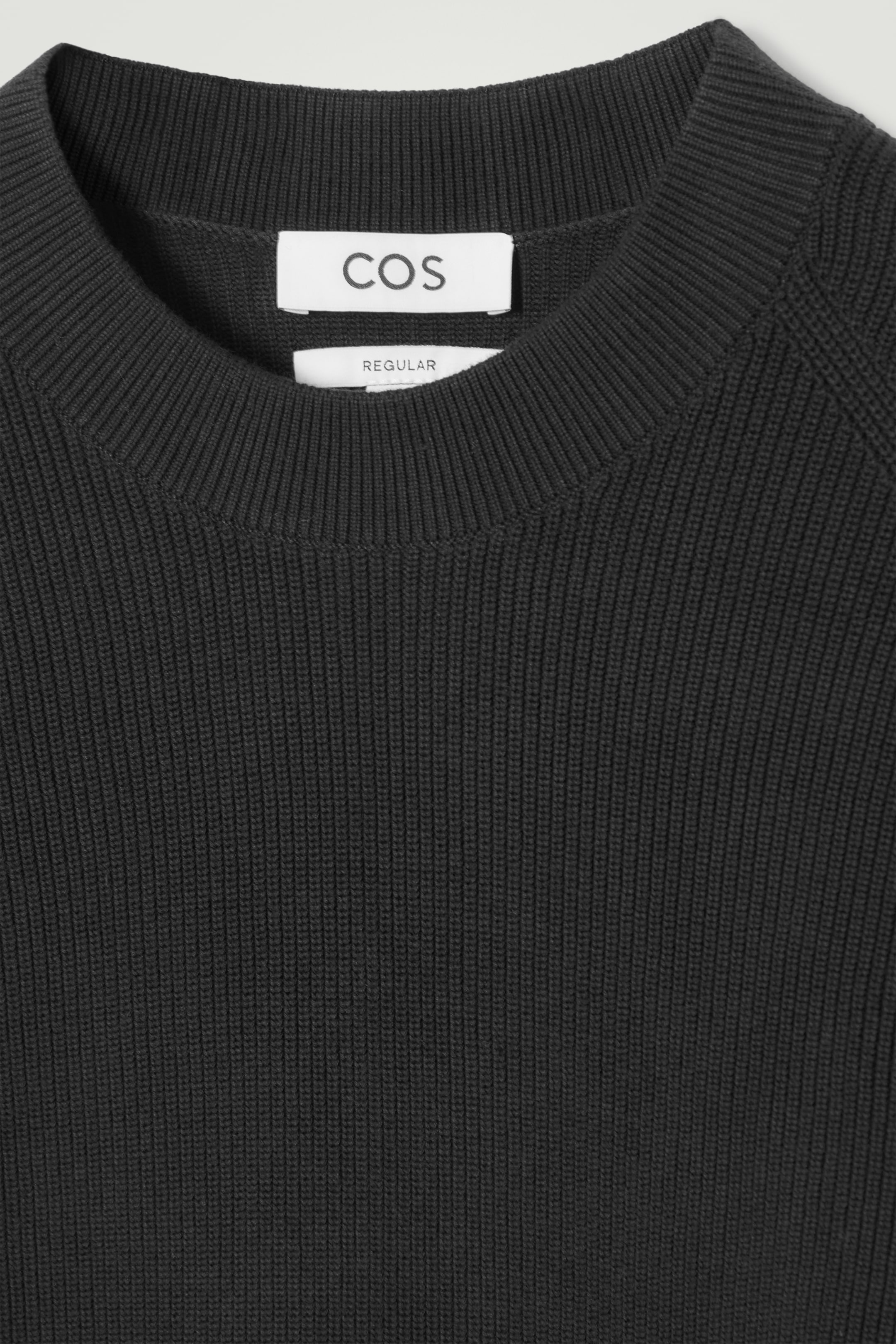 Visualizza immagine più grande: MAGLIONE A COSTE IN COTONE DAL TAGLIO REGOLARE - NERO - UOMO | H&M IT 7
