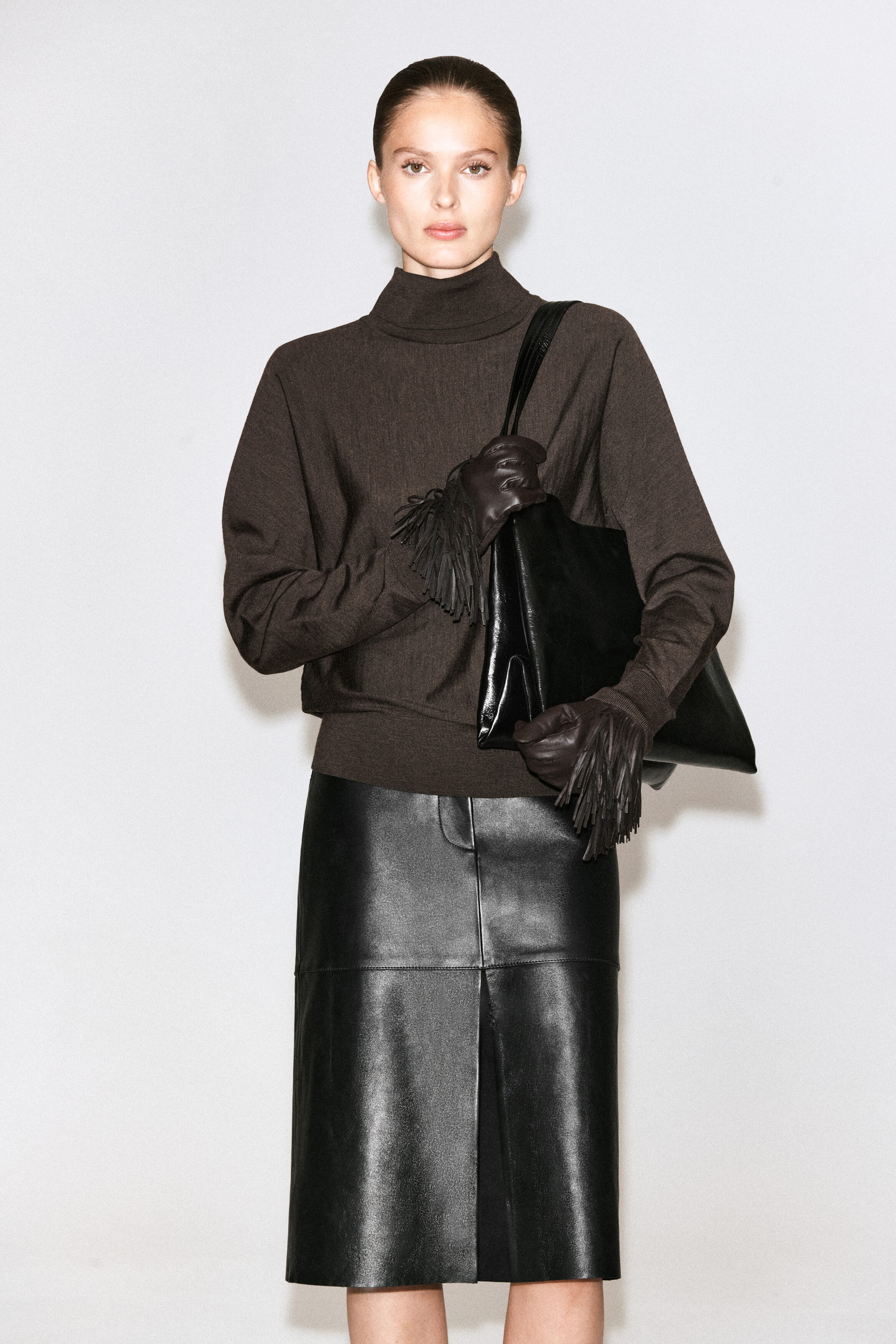 WOOL-LINED FRINGED LEATHER GLOVES - thumbnail 2