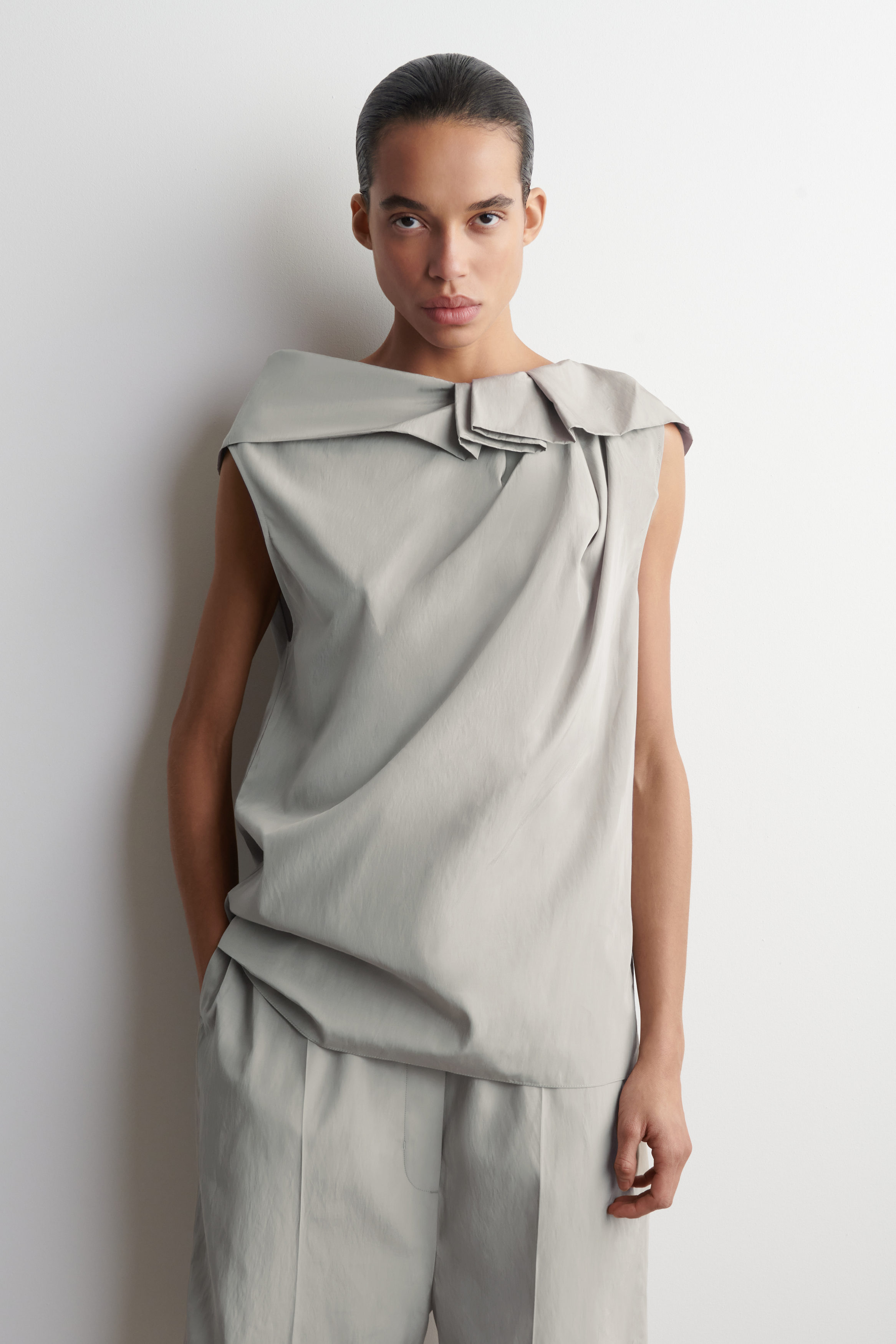 トップス Bibiy. DOVE PEPURAMU TOP TOPS｜Bibiy.