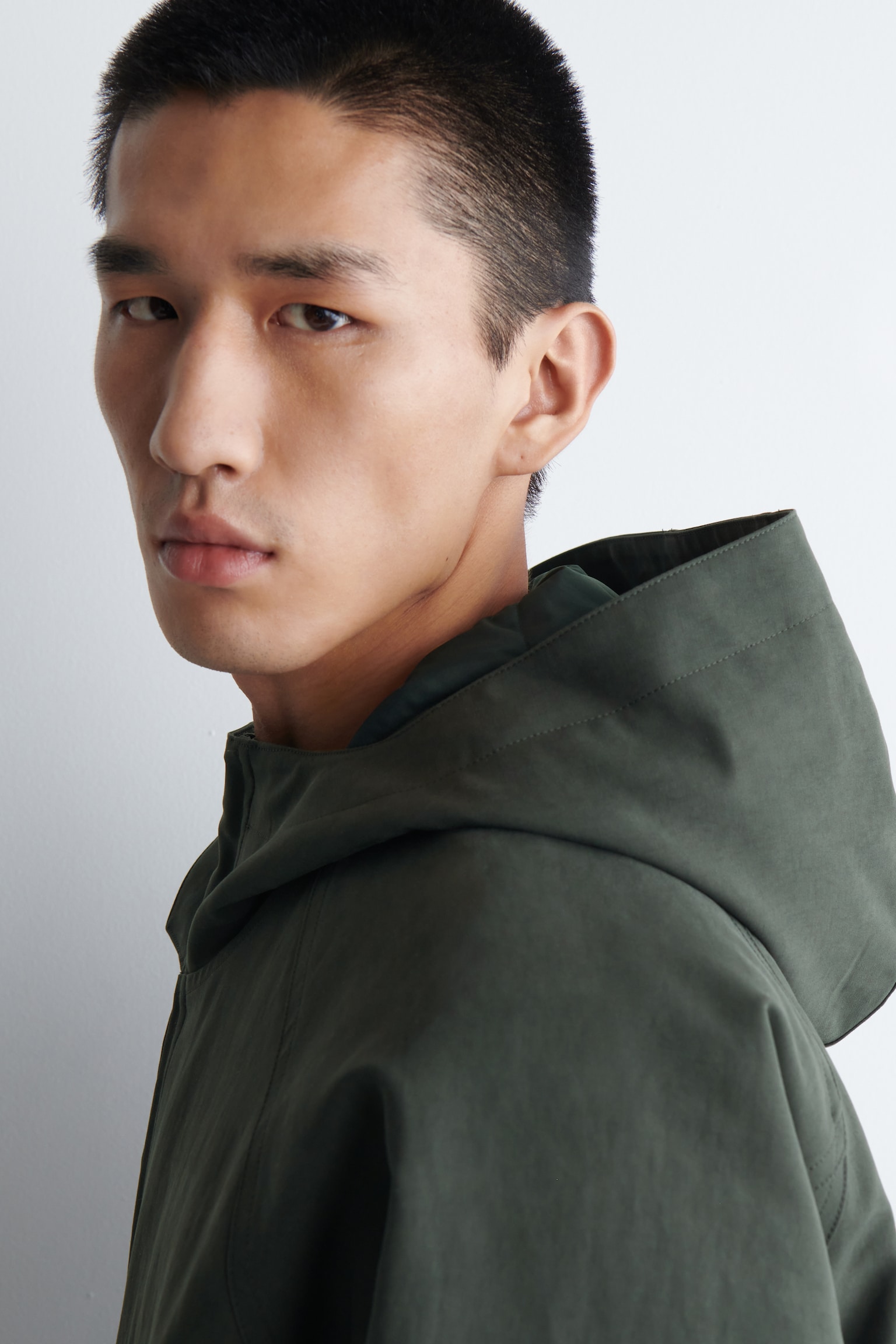 CHAQUETA CON CAPUCHA DE ALGODÓN TÉCNICO - VERDE OSCURO/MARRÓN - 5