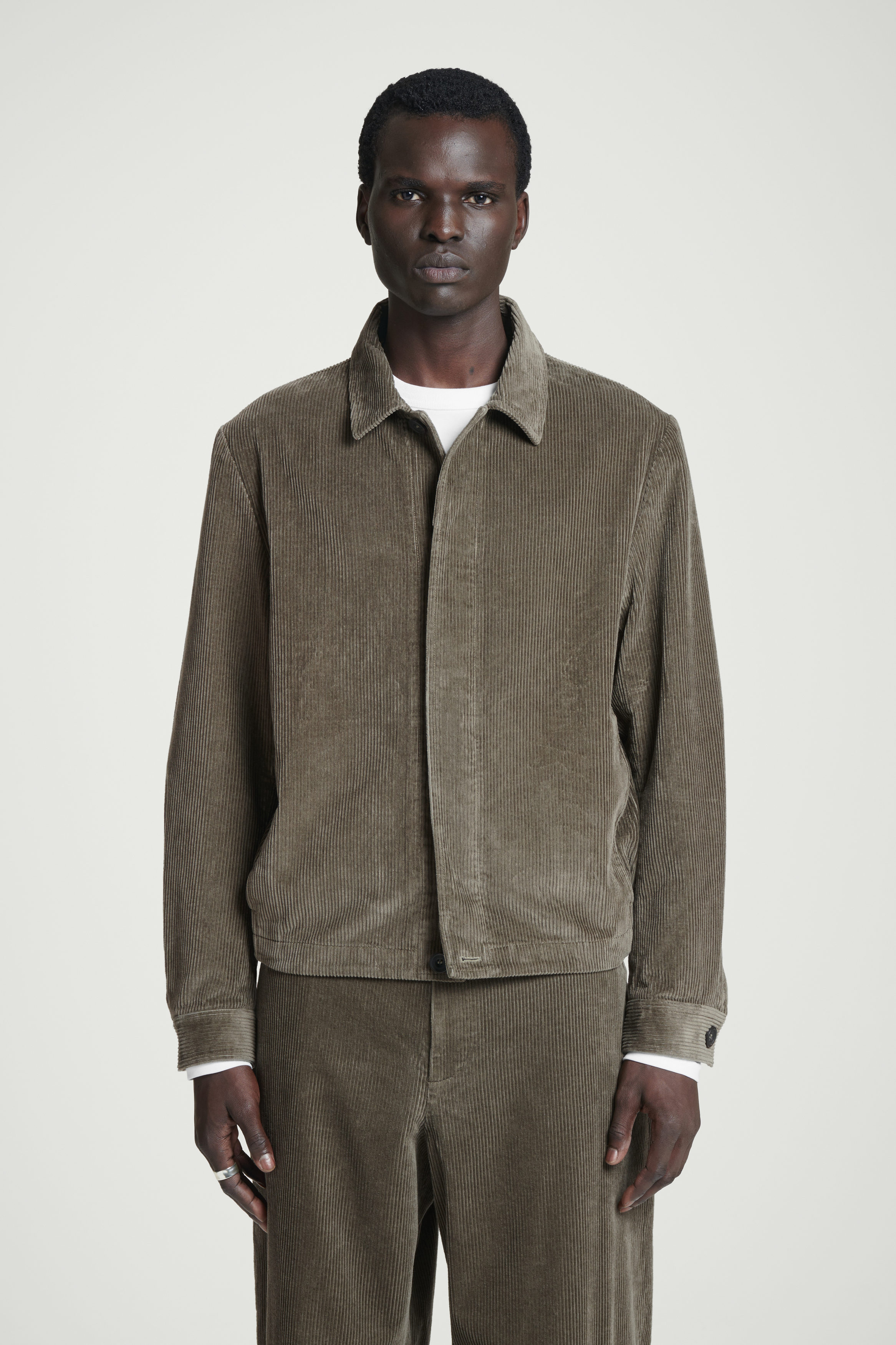 【AAKE】GLEAM WASHING CORDUROY PT galaxy loose straight cord trouser - Washed Dark Khaki Green