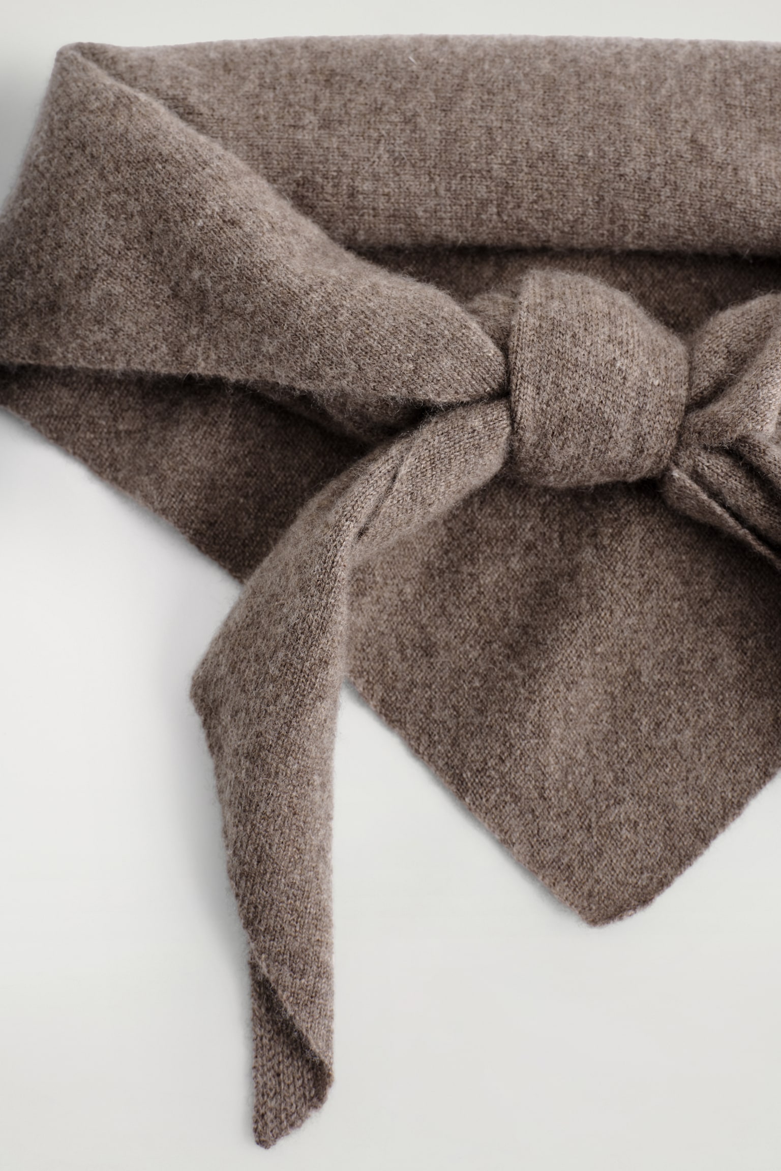 CASHMERE TRIANGLE SCARF - LIGHT BROWN/BLACK - 3