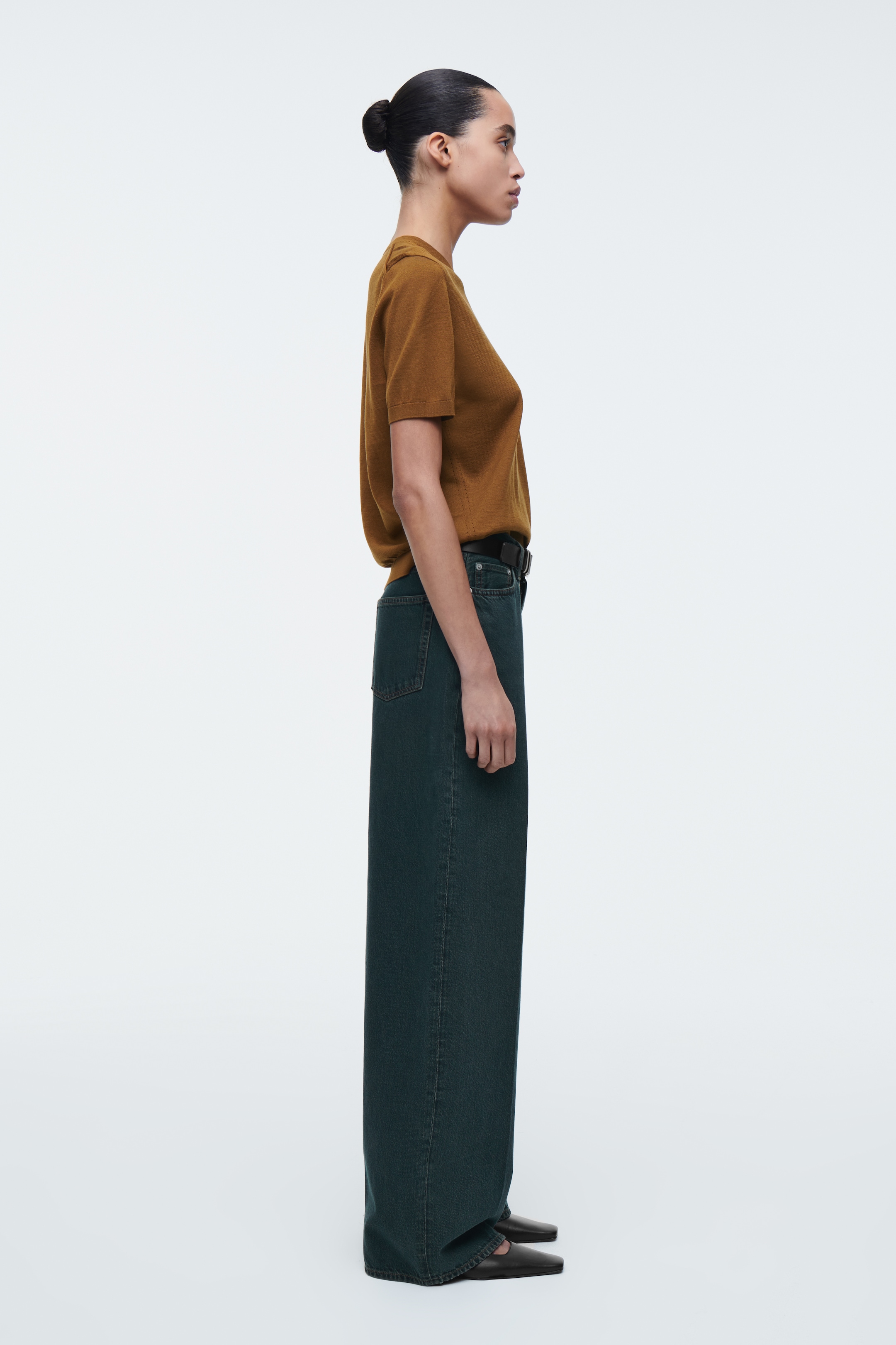 Ingrandisci l'immagine: KNITTED COTTON V-NECK T-SHIRT - OCHRE - DONNA | H&M CH 4