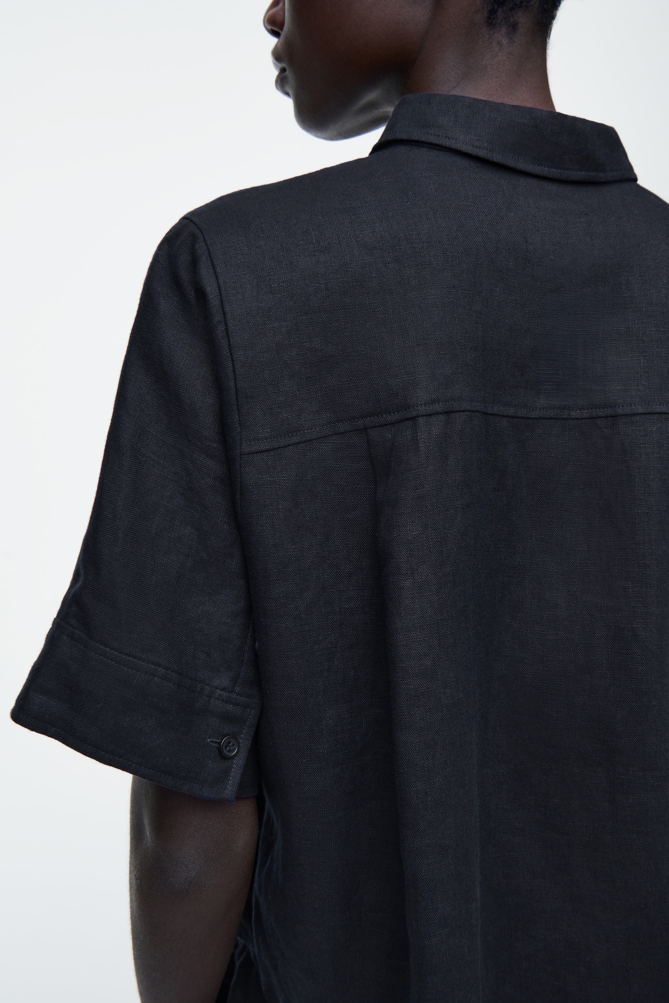View larger image: BOXY SHORT-SLEEVED LINEN SHIRT - NAVY - Ladies | H&M GB 4