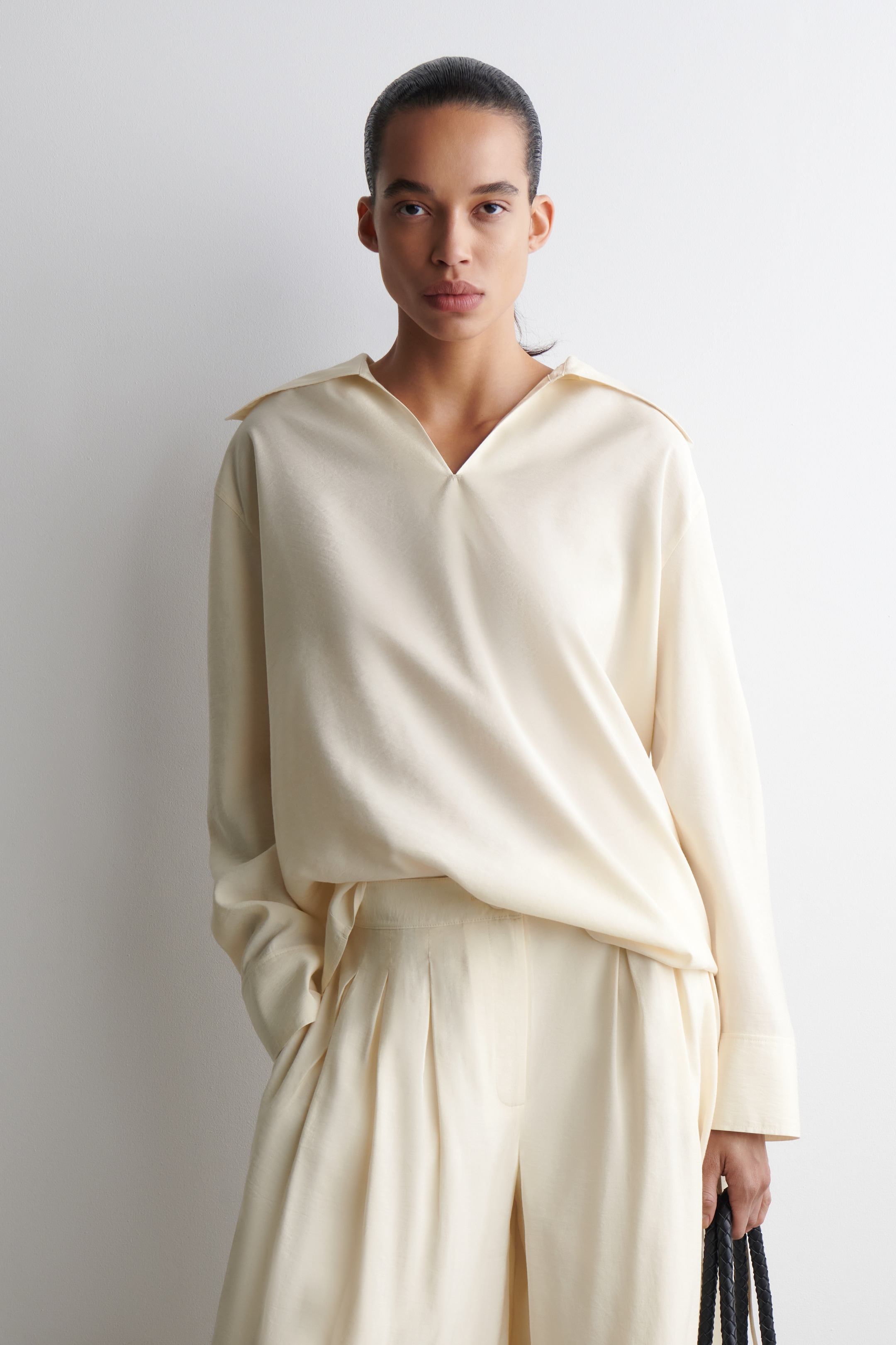 Agrandir l'image: BLOUSE À COL LARGE EN MODAL - ÉCRU - FEMME | H&M FR 1