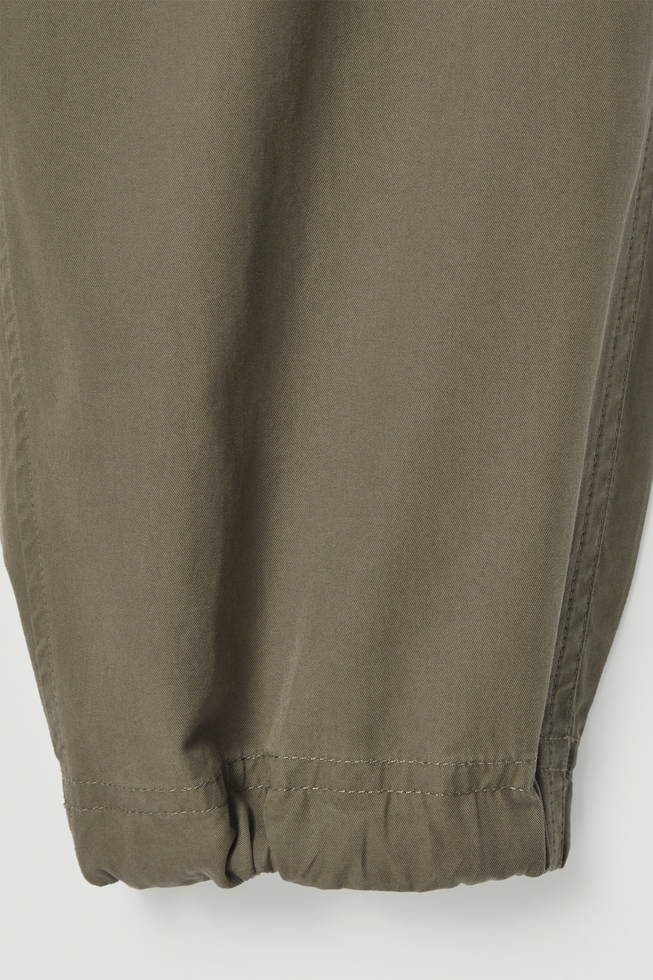 Ingrandisci l'immagine: COTTON STRAIGHT-LEG CARGO TROUSERS - KHAKI - UOMO | H&M CH 2